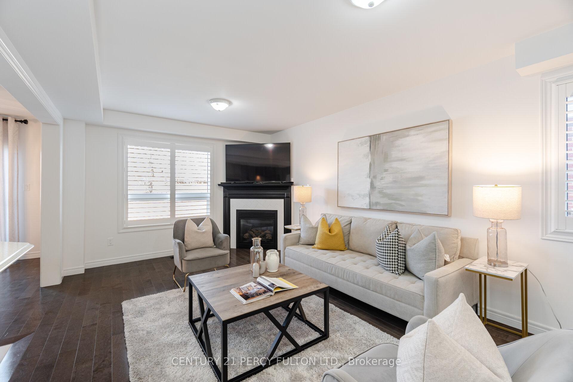 Photo 3 of 68 Mcmann Crescent, Clarington, Courtice — HOMEH