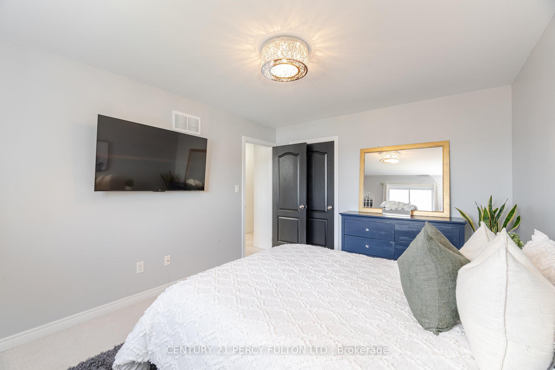 Photo 32 of 68 Mcmann Crescent, Clarington, Courtice — HOMEH