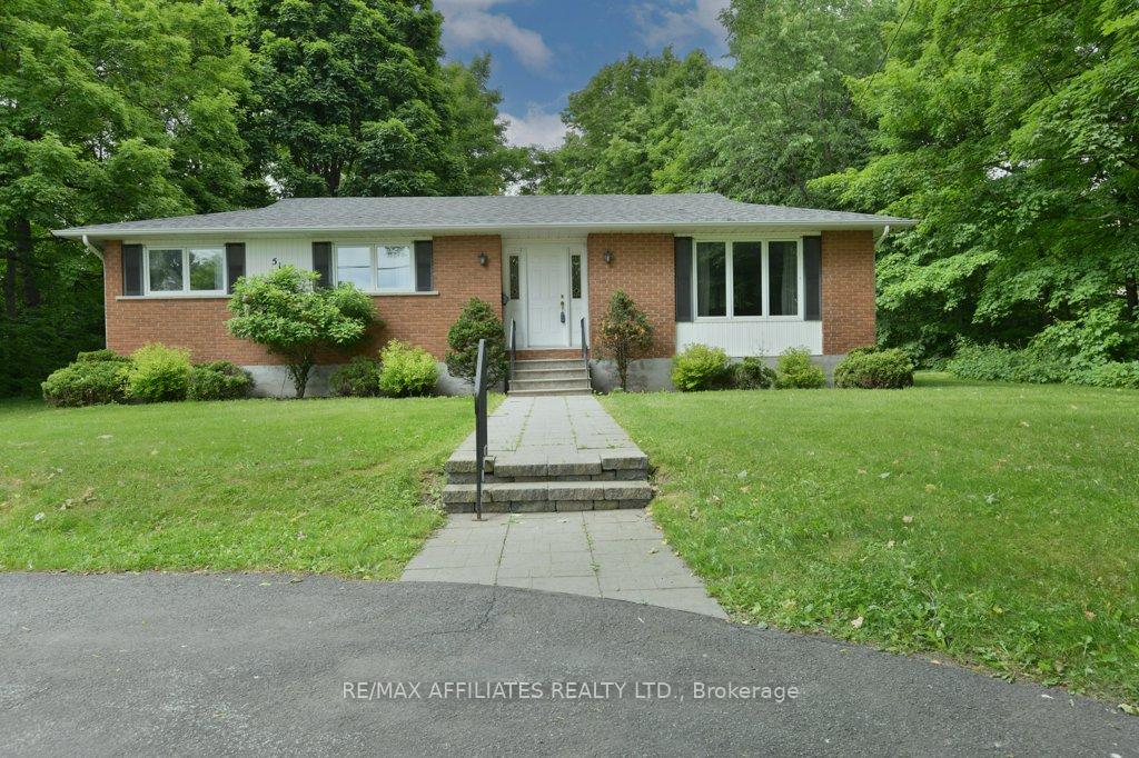 Photo 3 of 515 Bridge Street, Carleton Place — HOMEH