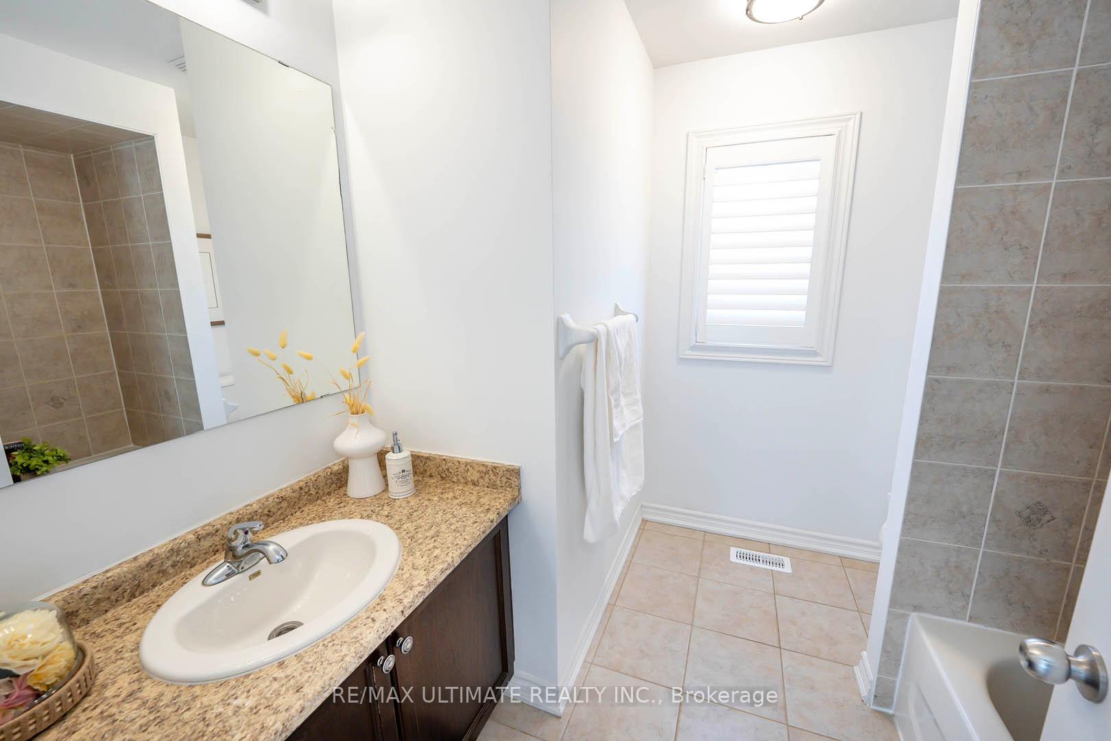 Photo 23 of 70 Carolina Rose Crescent, Markham, Wismer — HOMEH