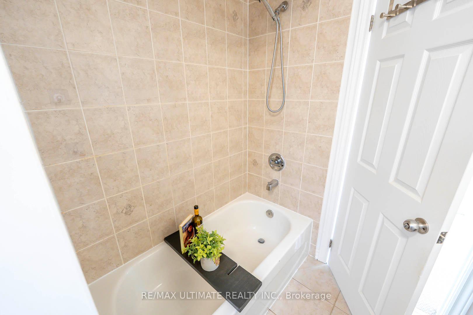 Photo 27 of 70 Carolina Rose Crescent, Markham, Wismer — HOMEH
