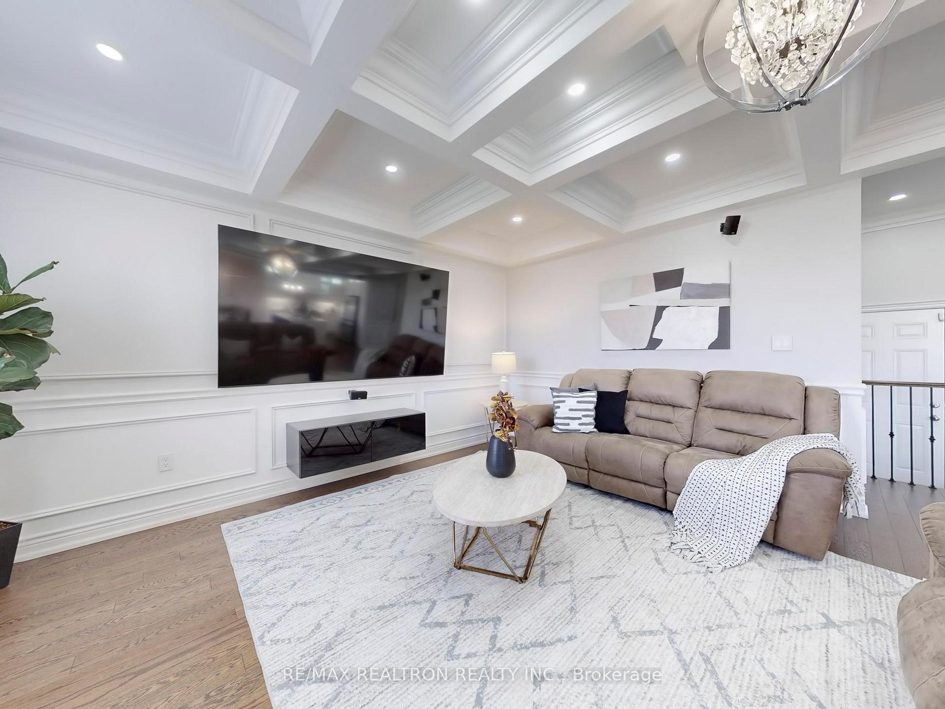 Photo 12 of 27 Yacht Drive, Clarington, Bowmanville — HOMEH