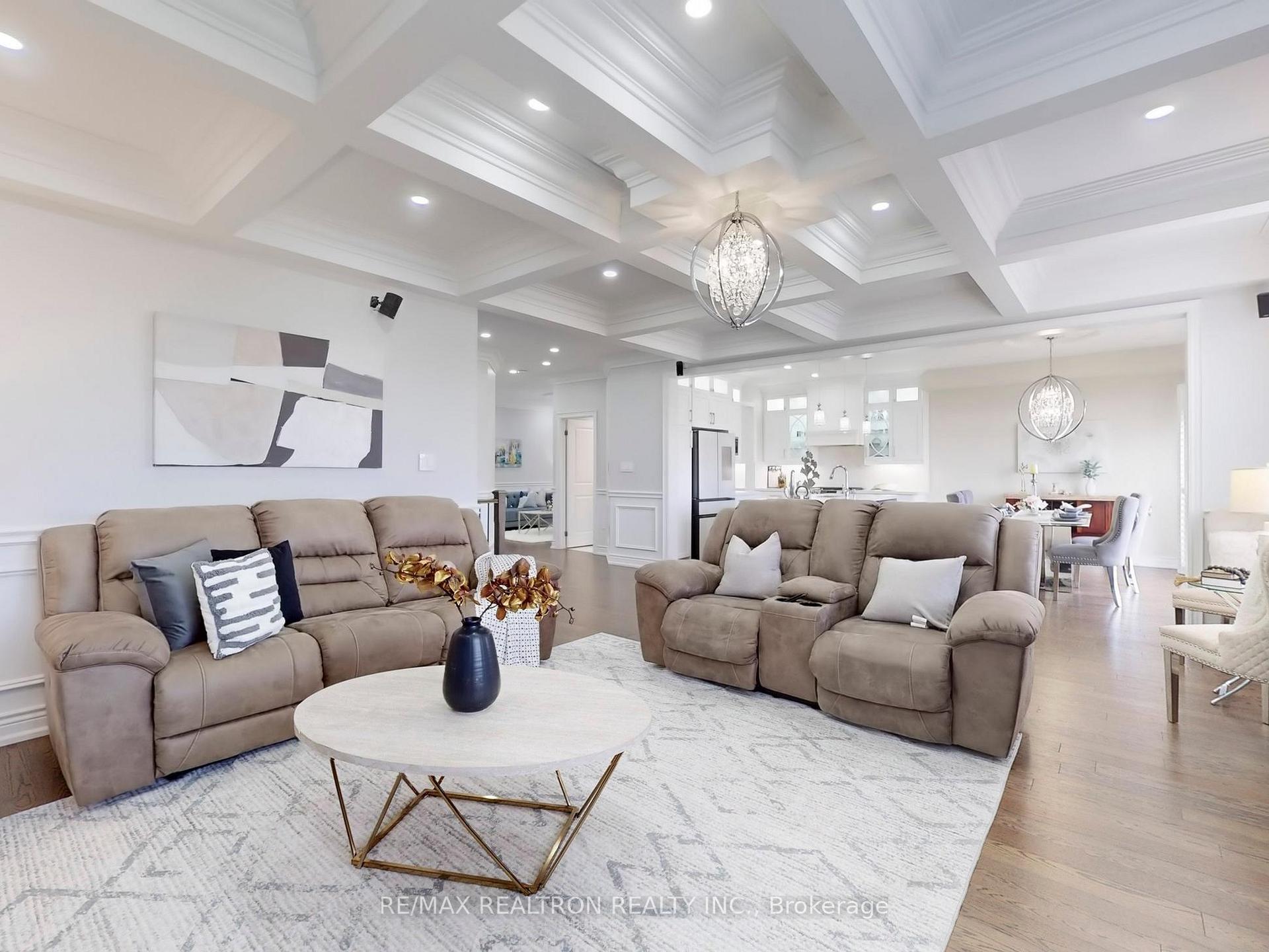 Photo 4 of 27 Yacht Drive, Clarington, Bowmanville — HOMEH