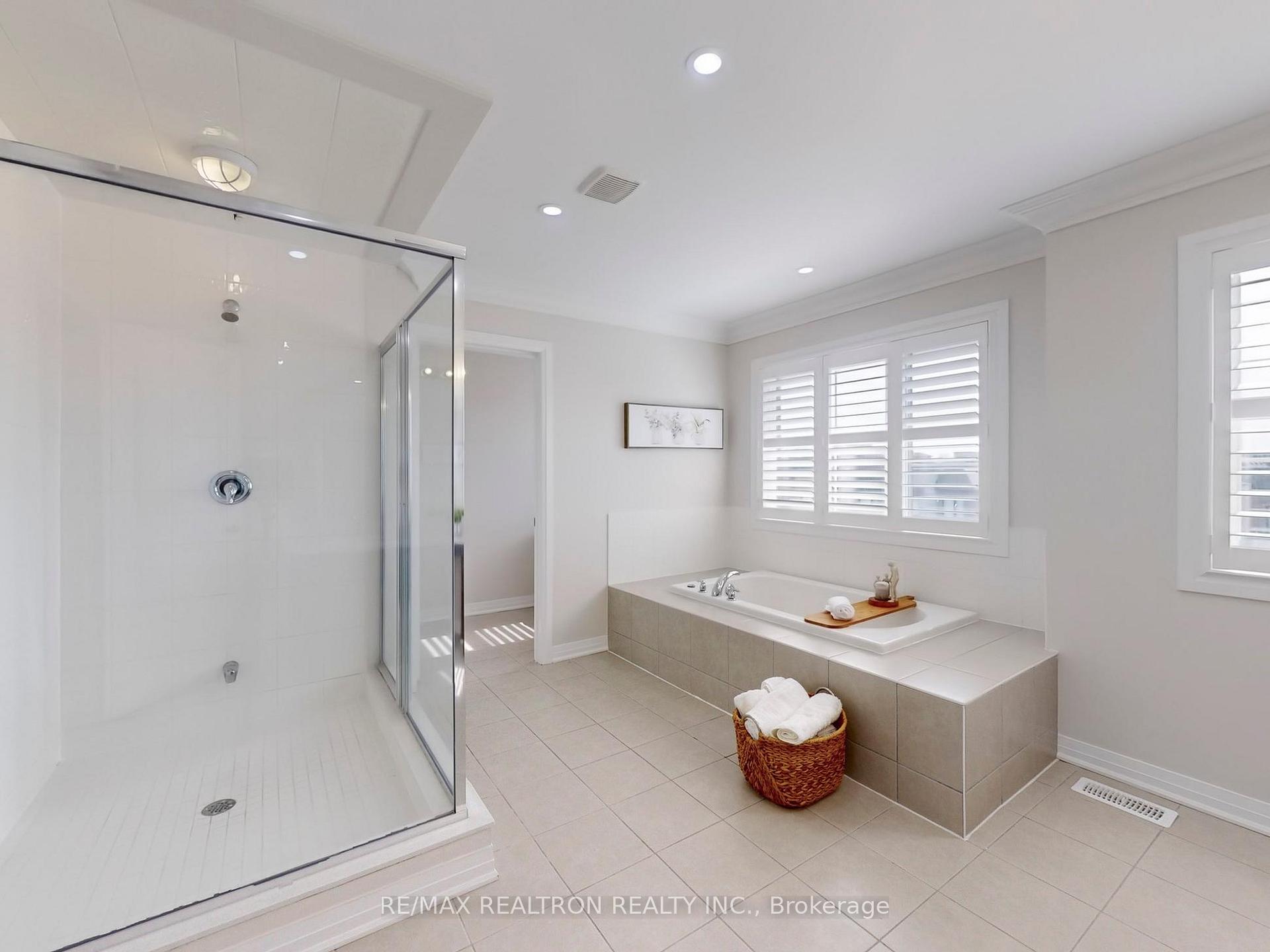 Photo 21 of 27 Yacht Drive, Clarington, Bowmanville — HOMEH