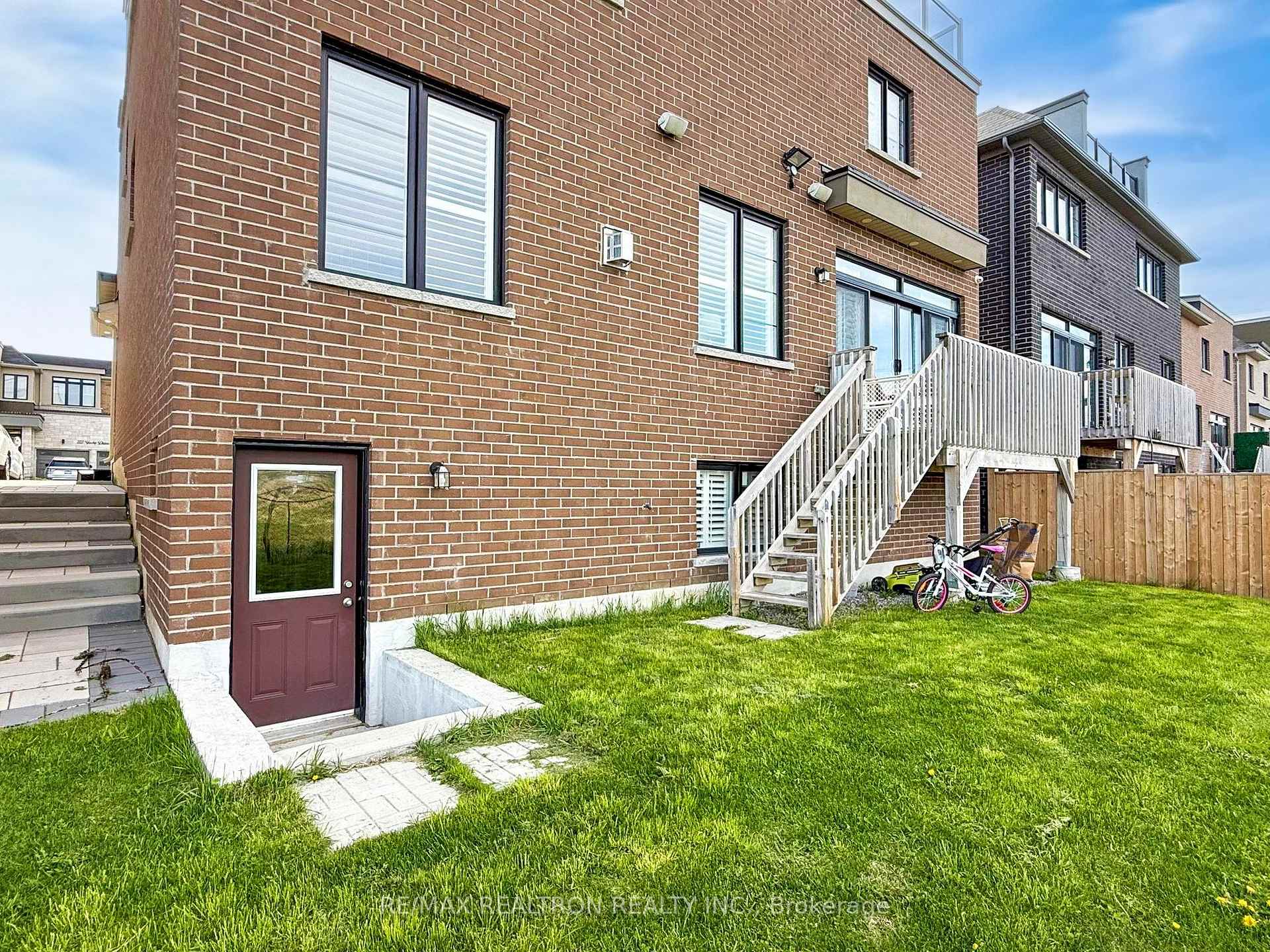 Photo 46 of 27 Yacht Drive, Clarington, Bowmanville — HOMEH