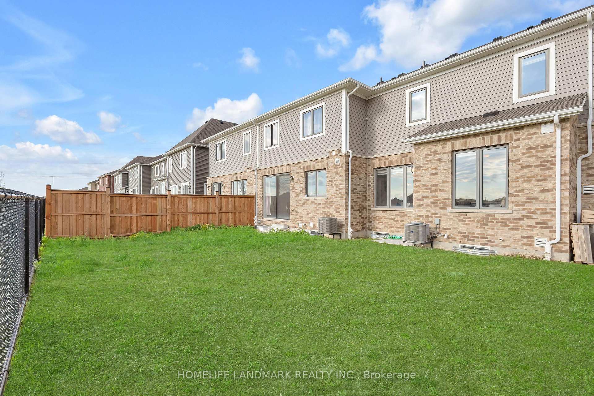 Photo 30 of 130 Forestwalk Street, Kitchener — HOMEH