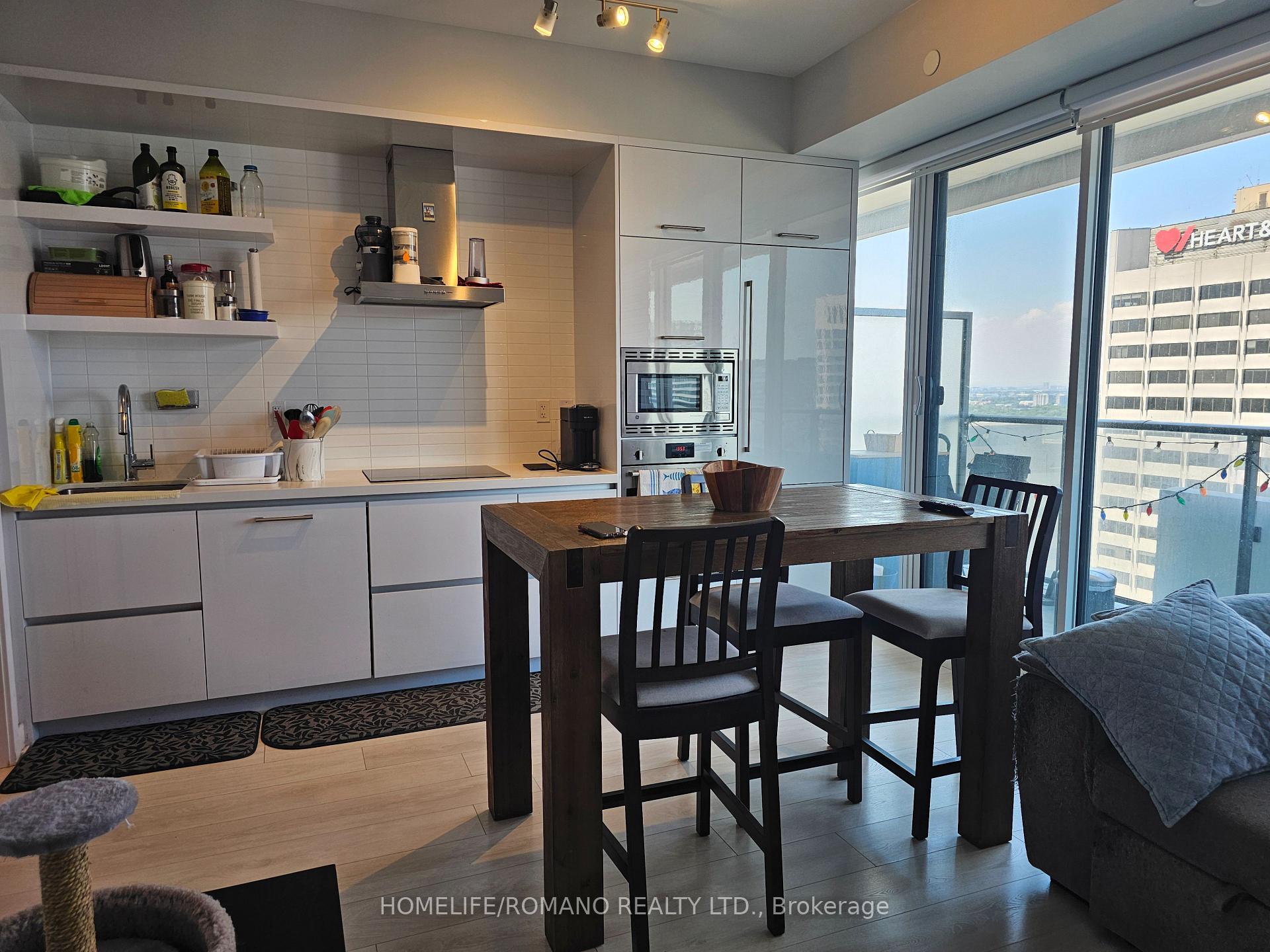 Photo 1 of Unit 3311, 2221 Yonge Street, Toronto, Mount Pleasant West — HOMEH