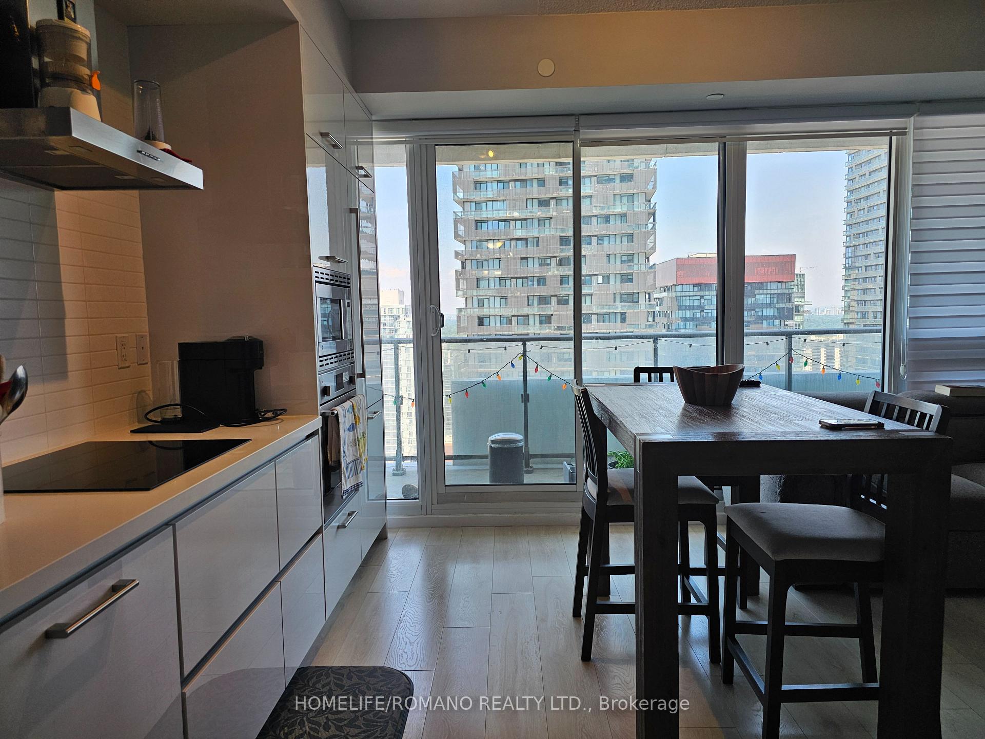 Photo 4 of Unit 3311, 2221 Yonge Street, Toronto, Mount Pleasant West — HOMEH