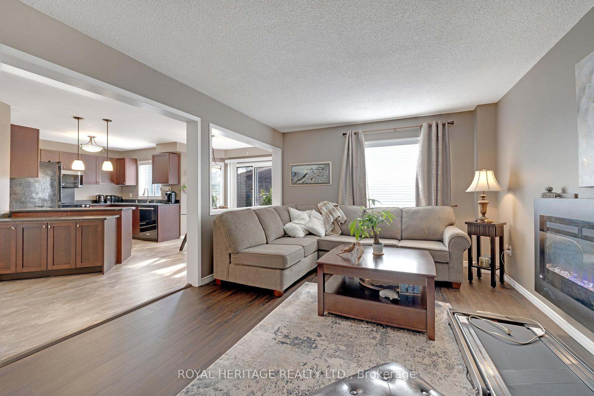 Photo 13 of 165 Brookhouse Drive, Clarington, Newcastle — HOMEH