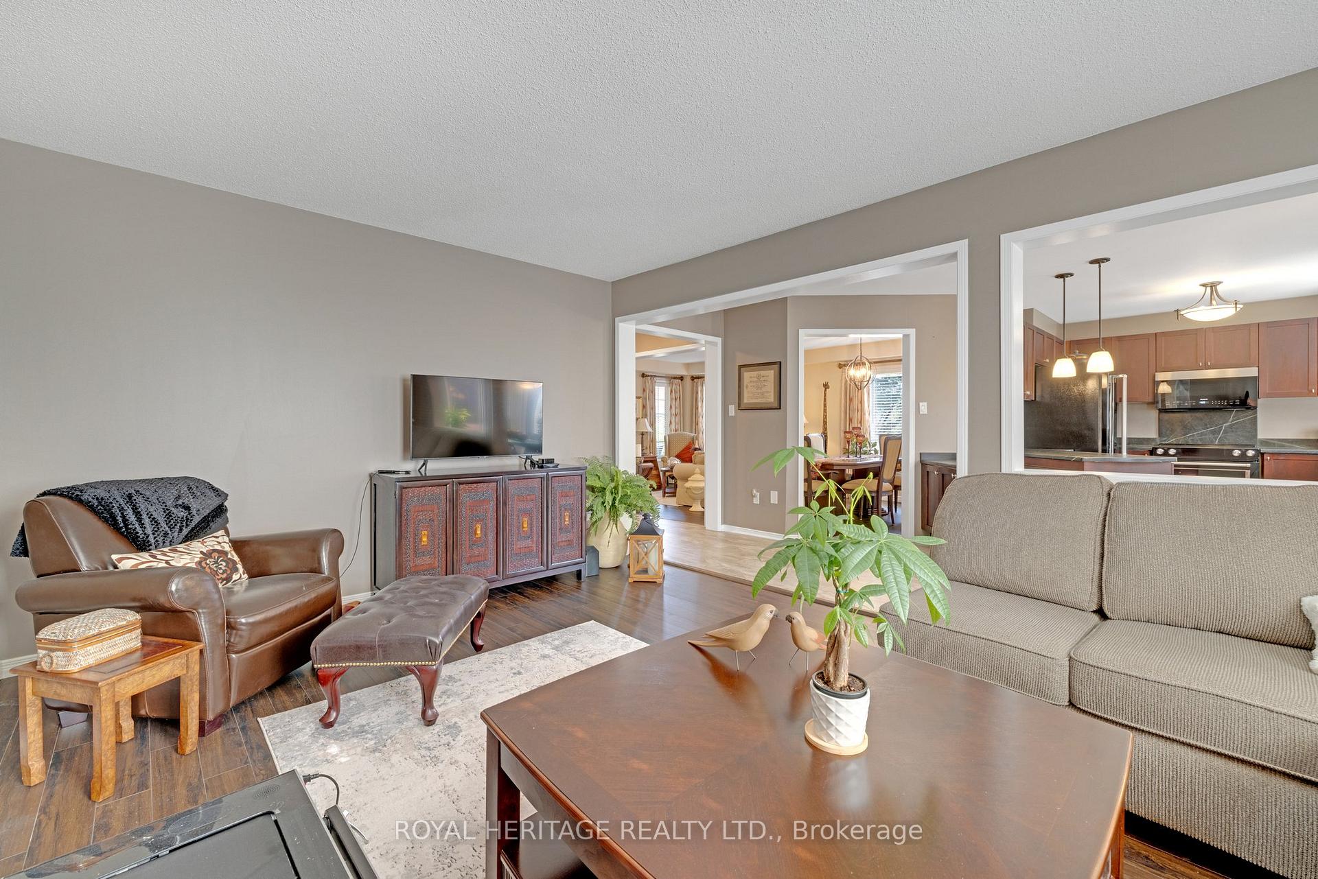 Photo 11 of 165 Brookhouse Drive, Clarington, Newcastle — HOMEH