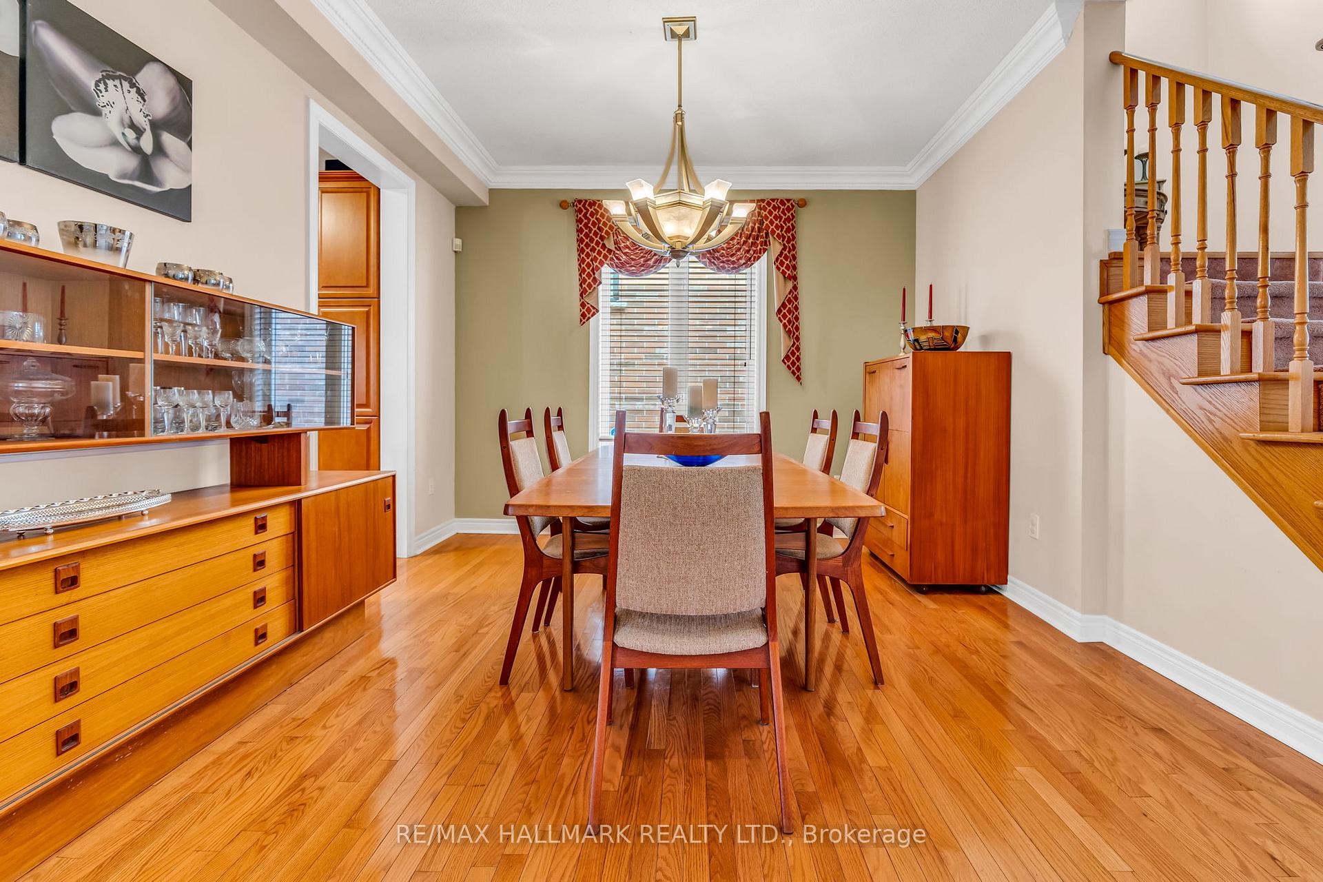 Photo 10 of 26 Chalone Crescent, Vaughan, Sonoma Heights — HOMEH