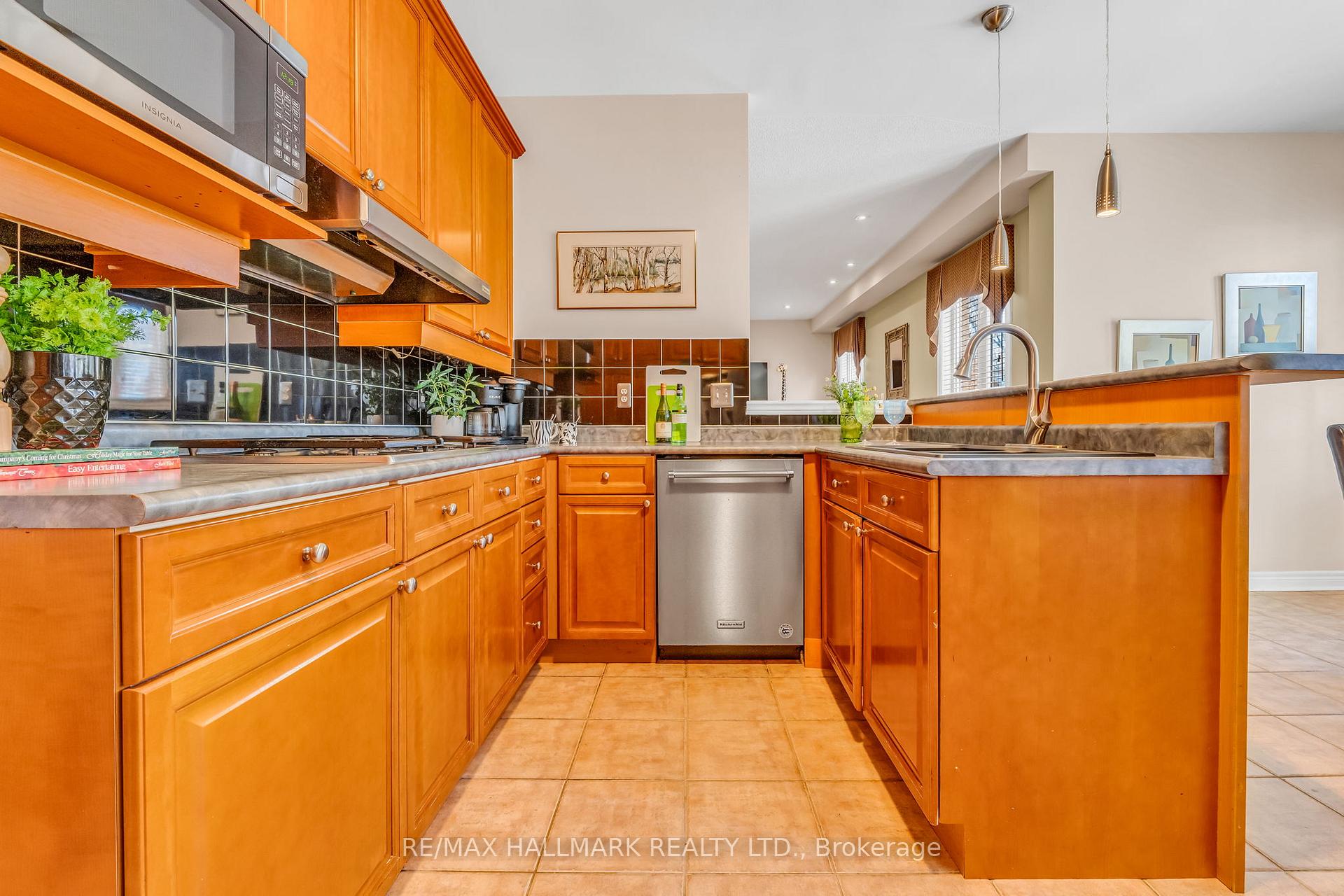 Photo 25 of 26 Chalone Crescent, Vaughan, Sonoma Heights — HOMEH