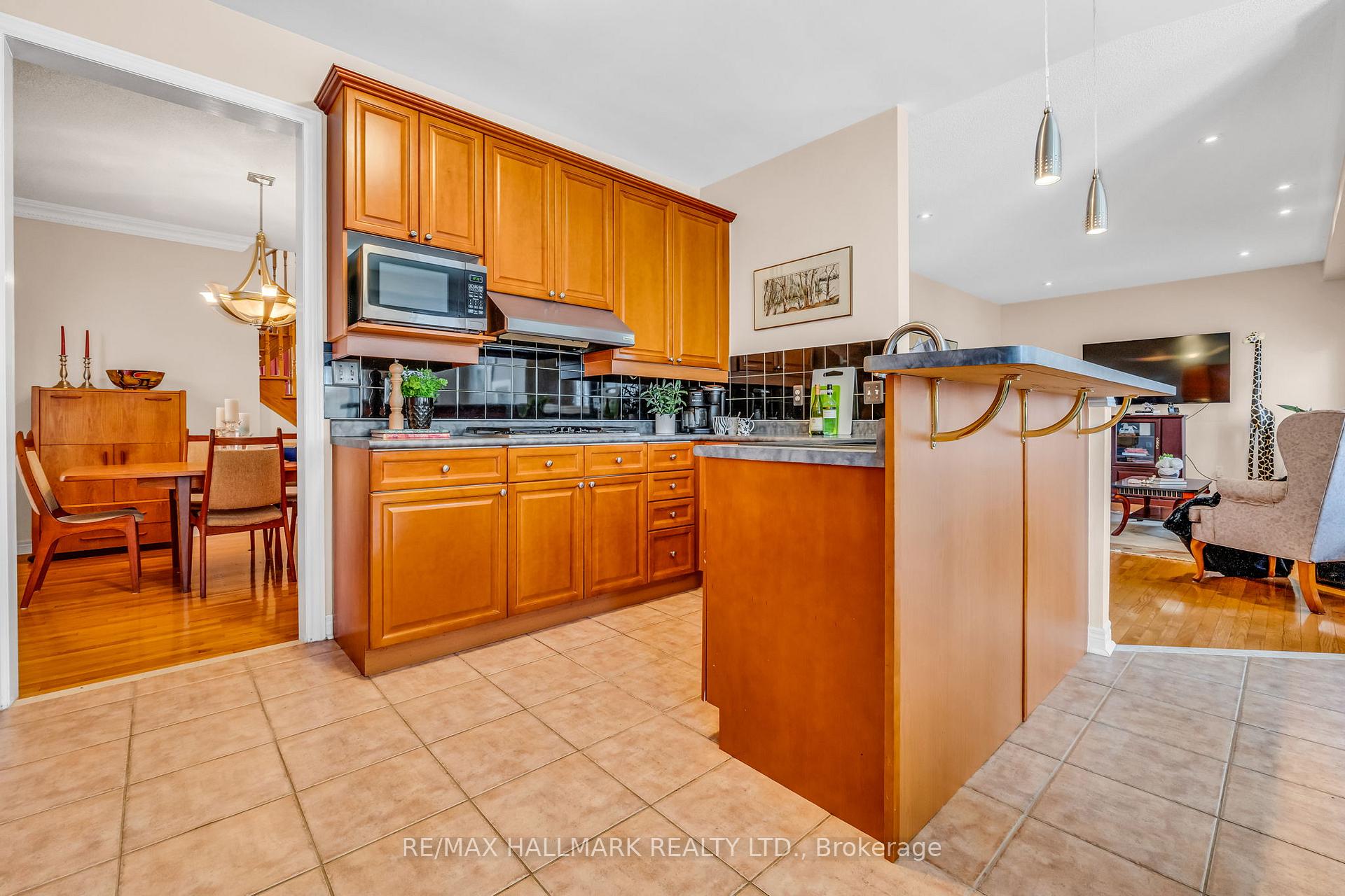 Photo 17 of 26 Chalone Crescent, Vaughan, Sonoma Heights — HOMEH