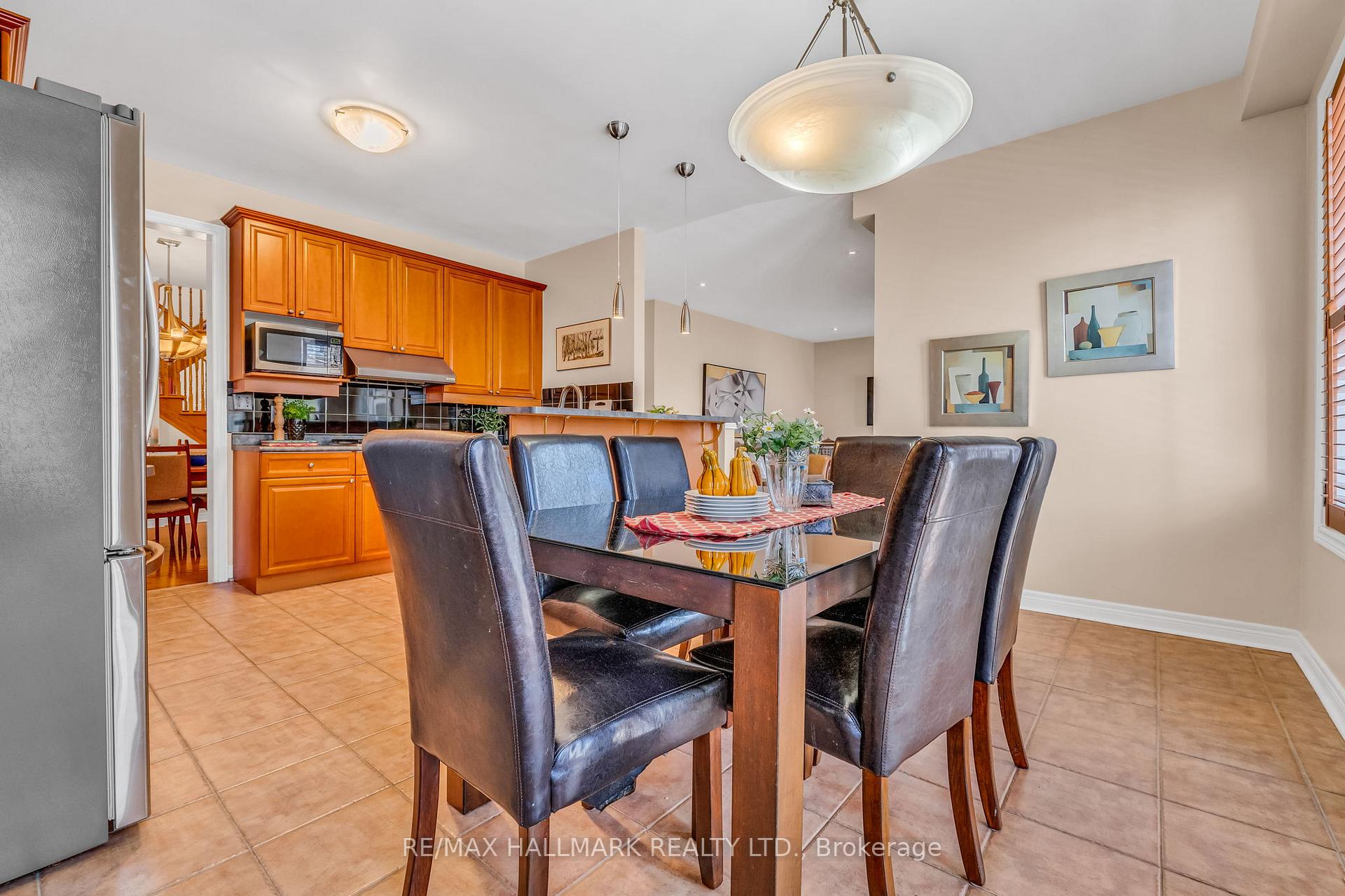 Photo 7 of 26 Chalone Crescent, Vaughan, Sonoma Heights — HOMEH