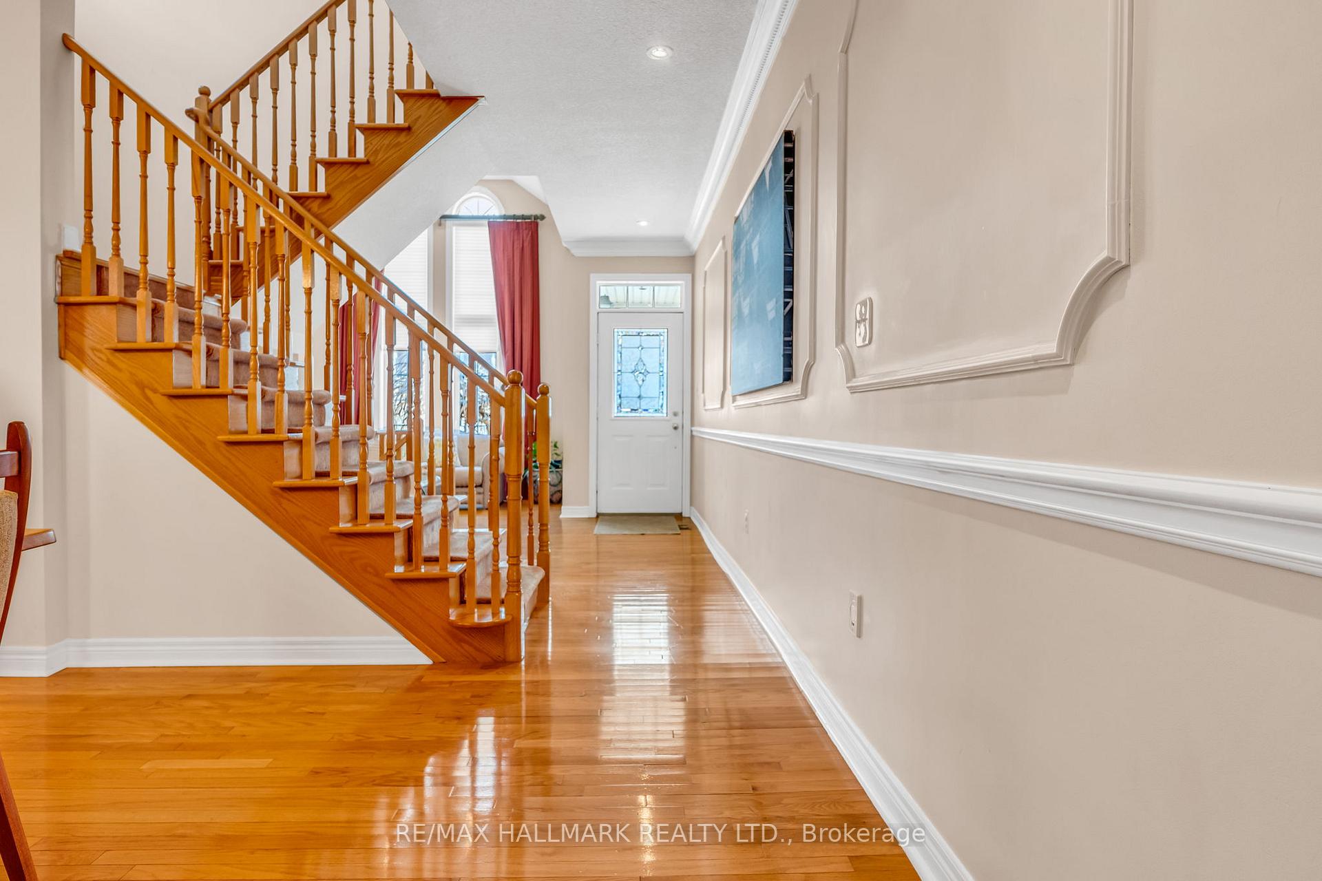 Photo 18 of 26 Chalone Crescent, Vaughan, Sonoma Heights — HOMEH