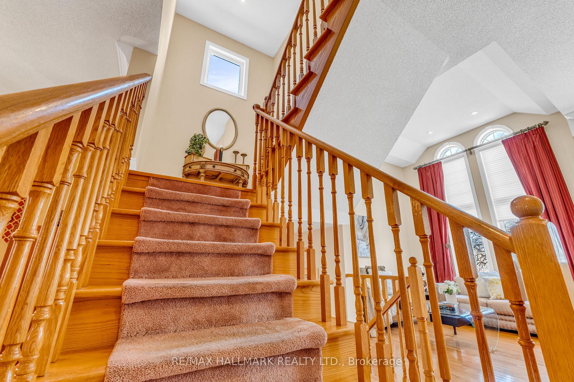 Photo 19 of 26 Chalone Crescent, Vaughan, Sonoma Heights — HOMEH