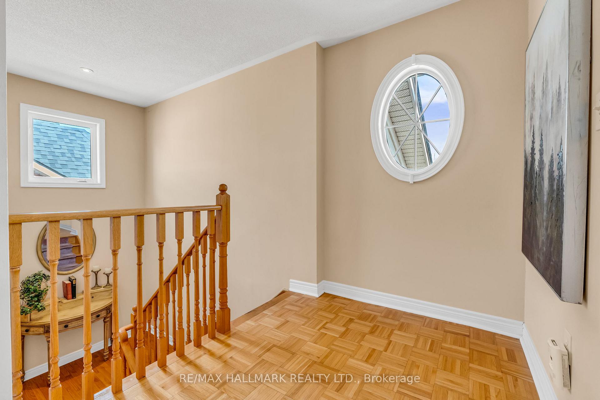 Photo 9 of 26 Chalone Crescent, Vaughan, Sonoma Heights — HOMEH