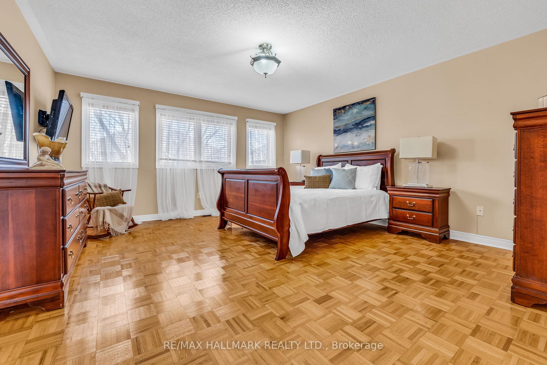 Photo 20 of 26 Chalone Crescent, Vaughan, Sonoma Heights — HOMEH