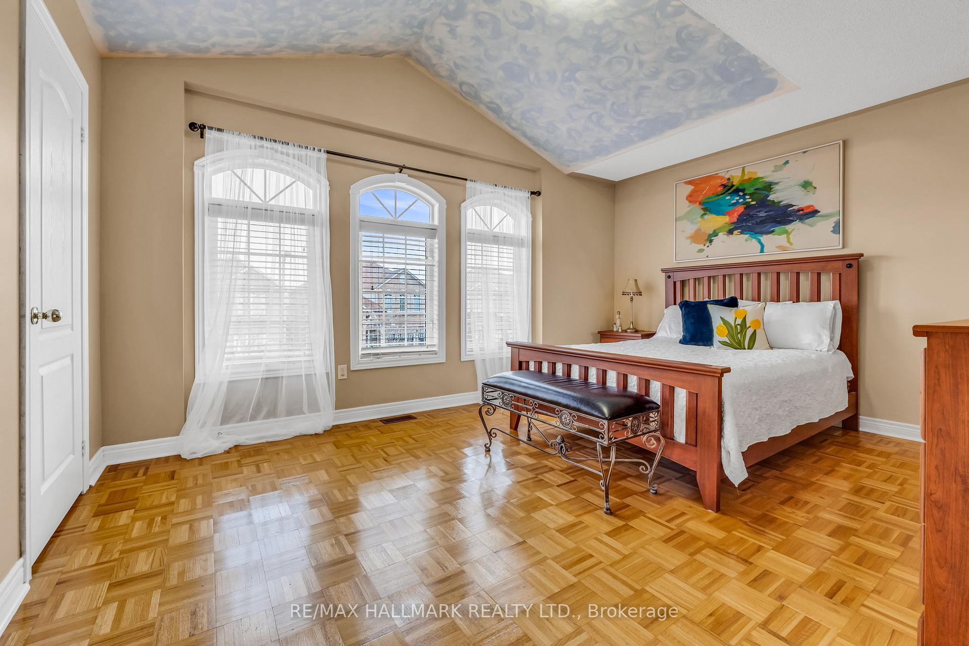 Photo 21 of 26 Chalone Crescent, Vaughan, Sonoma Heights — HOMEH