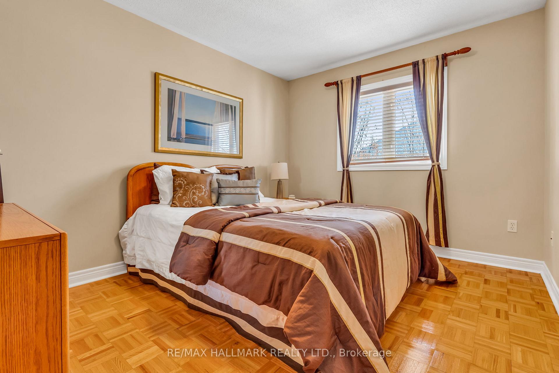 Photo 27 of 26 Chalone Crescent, Vaughan, Sonoma Heights — HOMEH