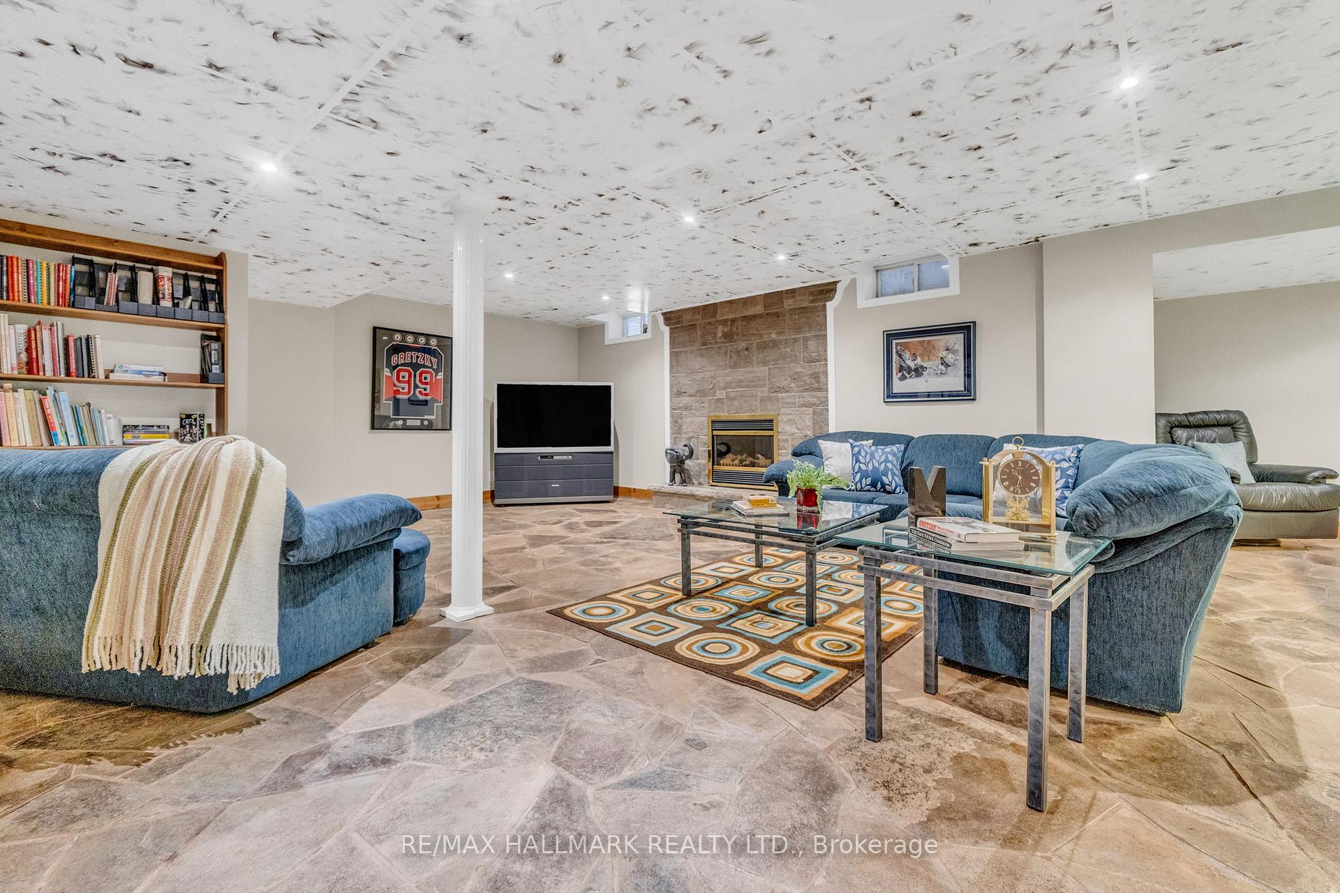 Photo 28 of 26 Chalone Crescent, Vaughan, Sonoma Heights — HOMEH