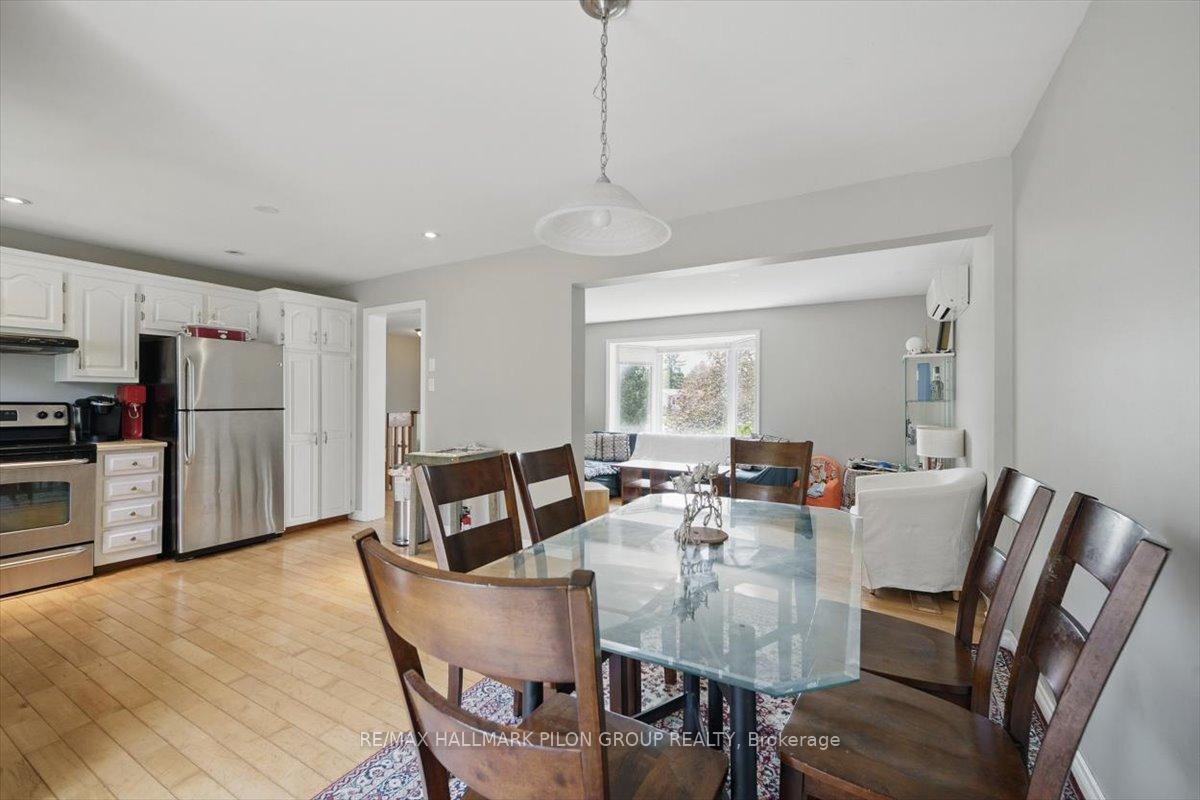 Photo 12 of 33 Woodwind Crescent, Ottawa, Fringewood — HOMEH
