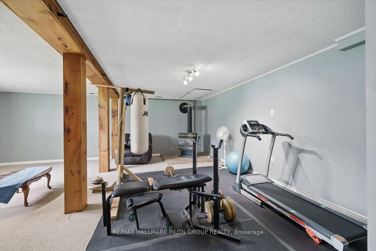 Photo 17 of 33 Woodwind Crescent, Ottawa, Fringewood — HOMEH