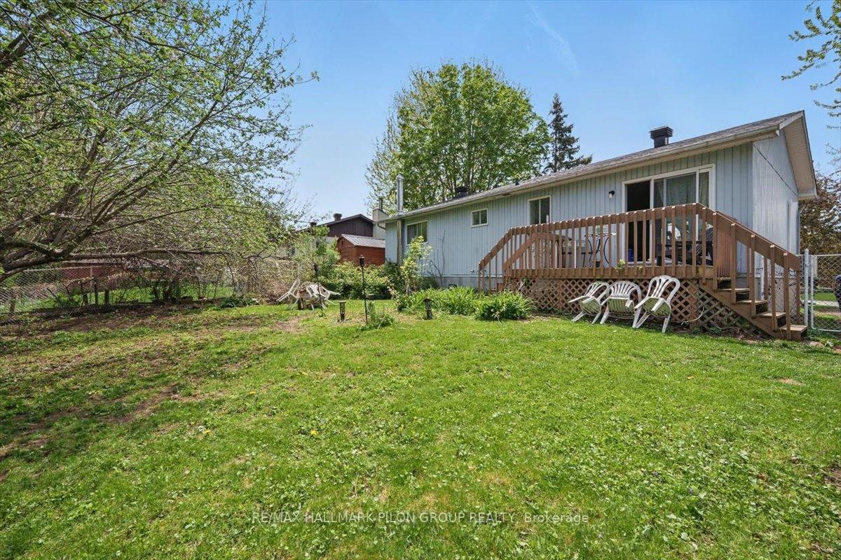 Photo 7 of 33 Woodwind Crescent, Ottawa, Fringewood — HOMEH