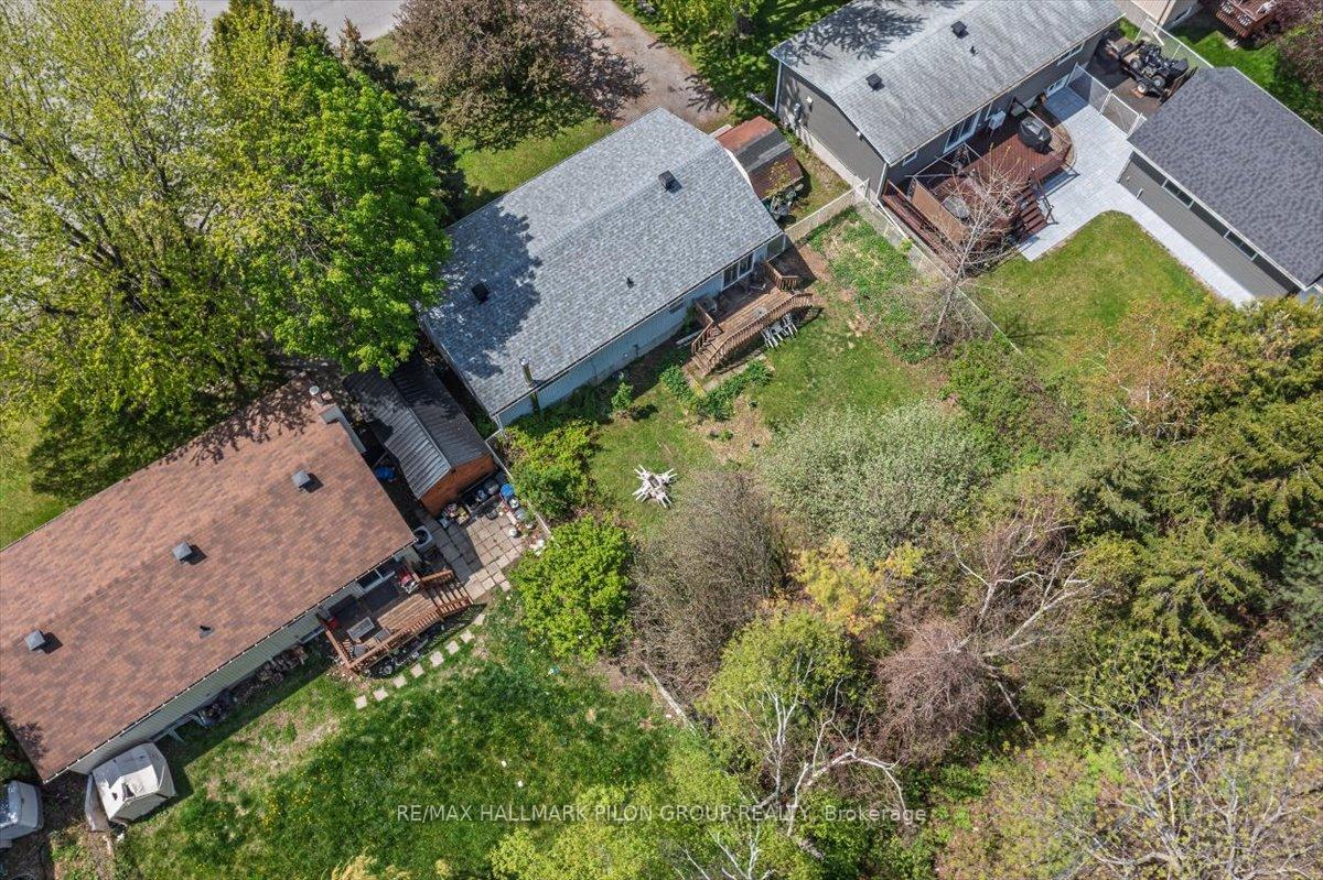 Photo 8 of 33 Woodwind Crescent, Ottawa, Fringewood — HOMEH