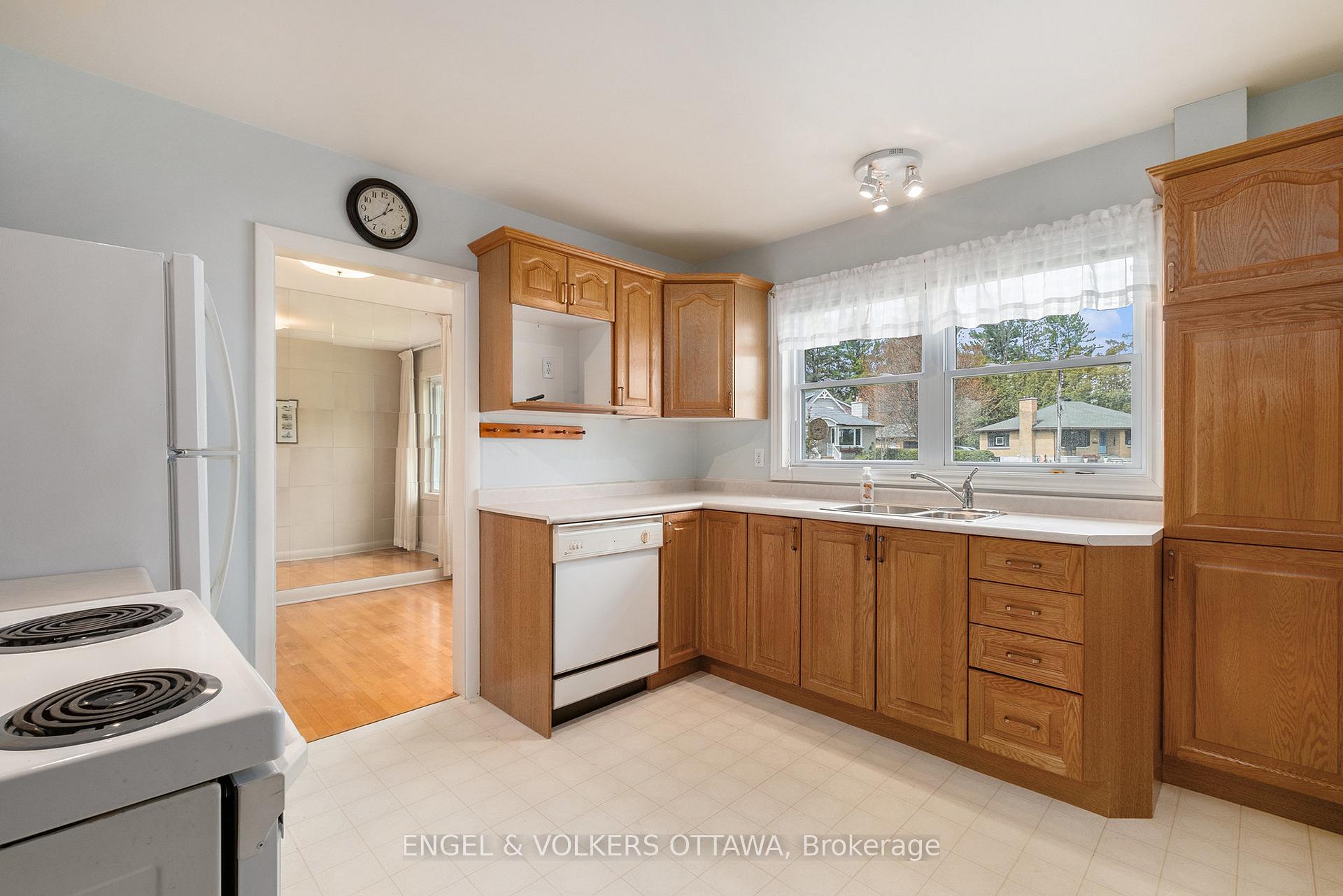 Photo 19 of 5491 West River Drive, Ottawa, Manotick Long Island & Nicholls Island — HOMEH