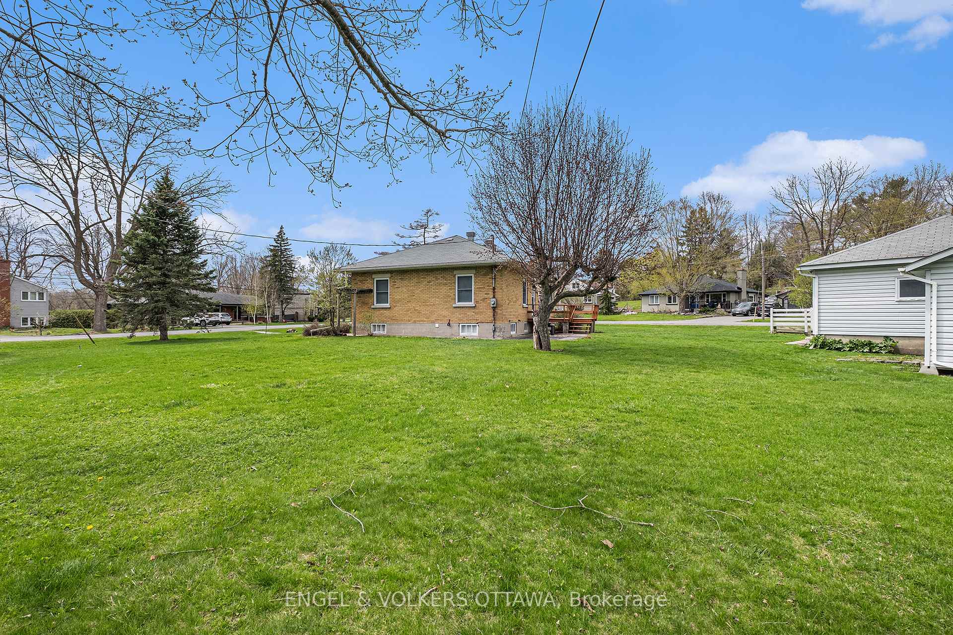 Photo 13 of 5491 West River Drive, Ottawa, Manotick Long Island & Nicholls Island — HOMEH