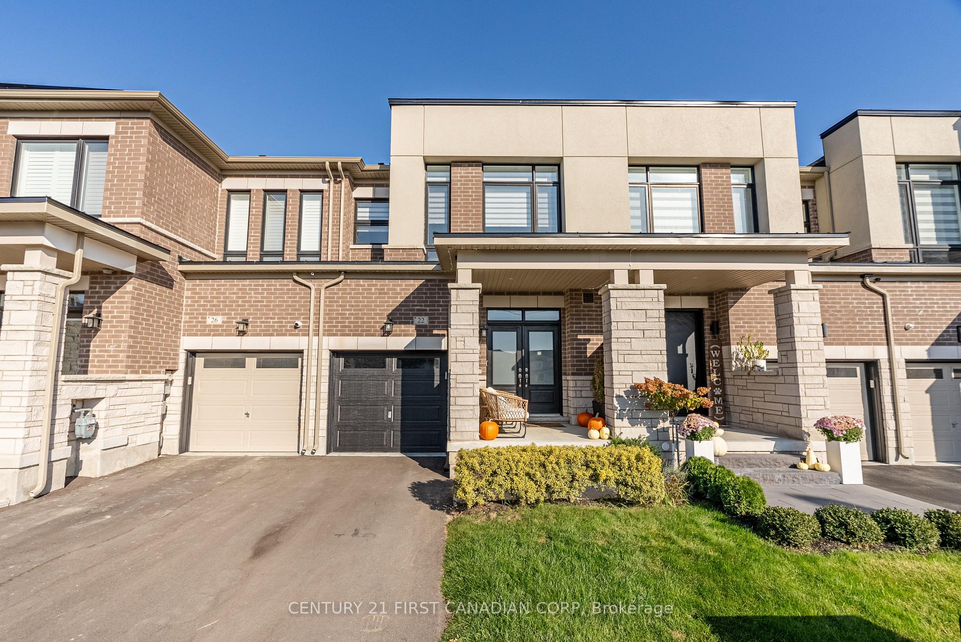 Photo 5 of 22 Ghent Drive, Vaughan, Kleinburg — HOMEH