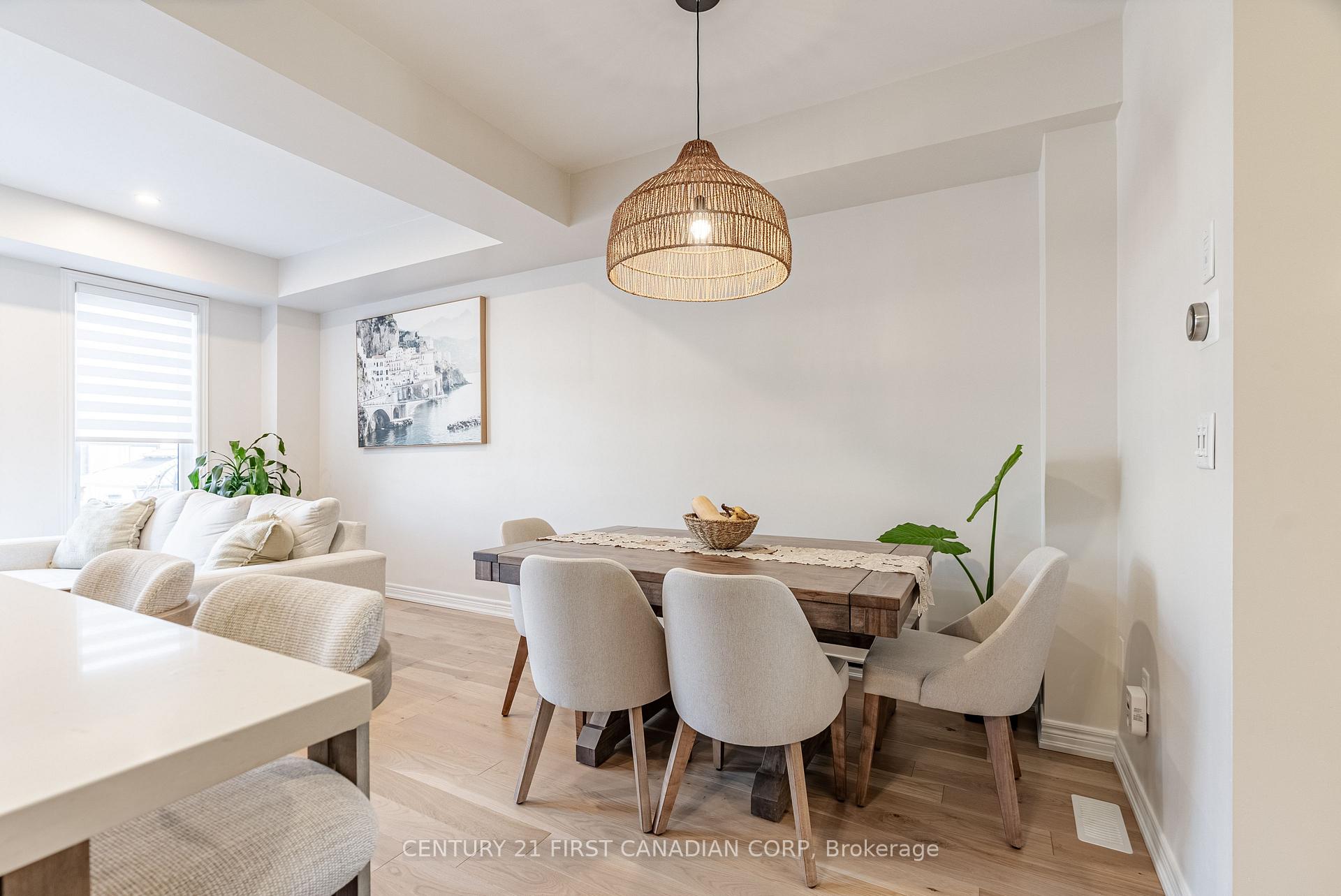 Photo 6 of 22 Ghent Drive, Vaughan, Kleinburg — HOMEH
