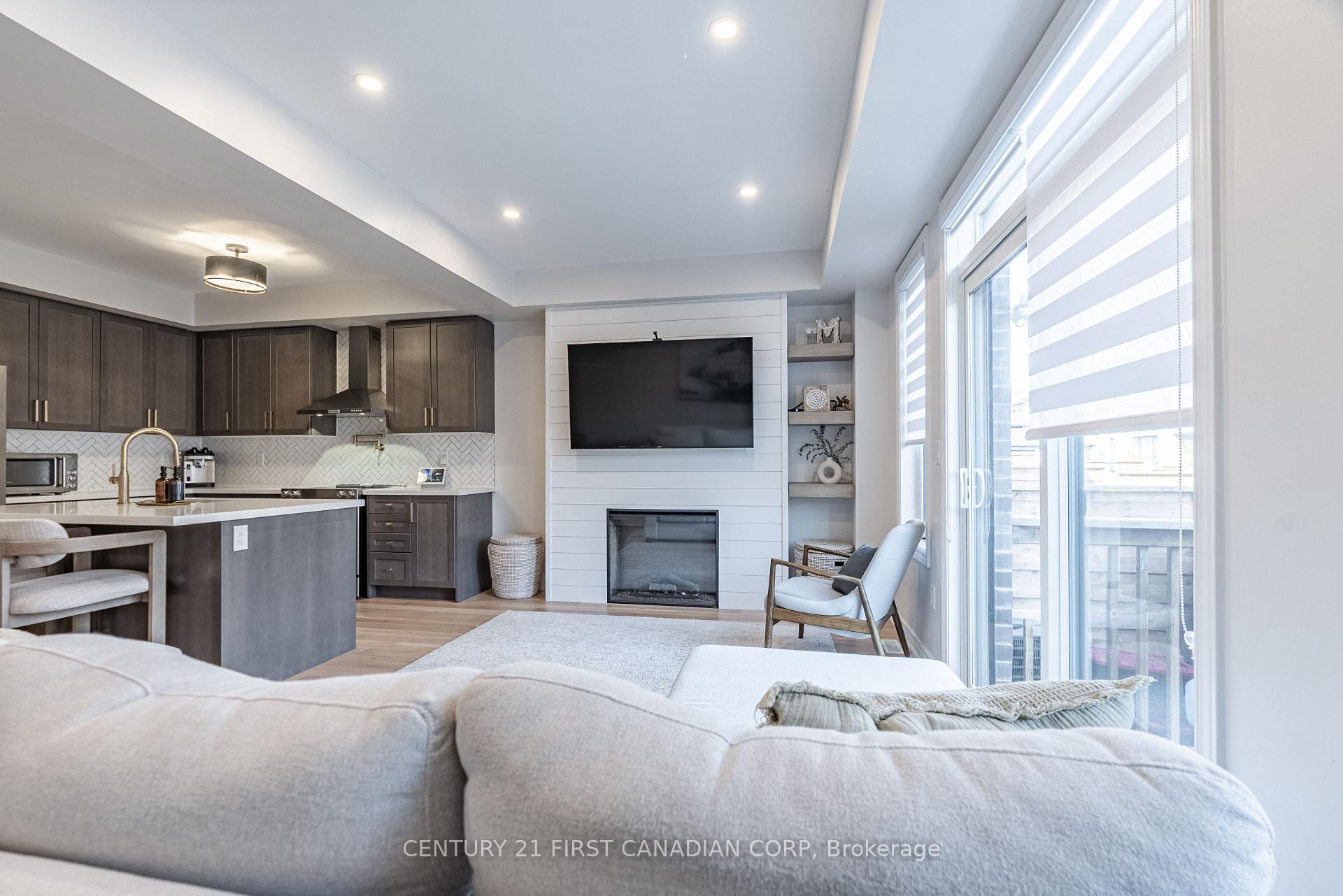 Photo 12 of 22 Ghent Drive, Vaughan, Kleinburg — HOMEH