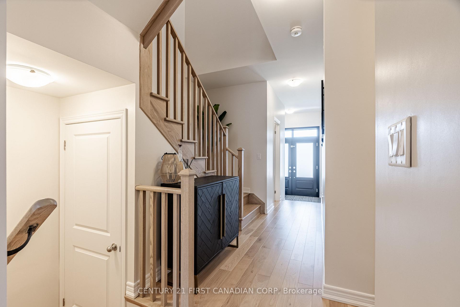 Photo 17 of 22 Ghent Drive, Vaughan, Kleinburg — HOMEH