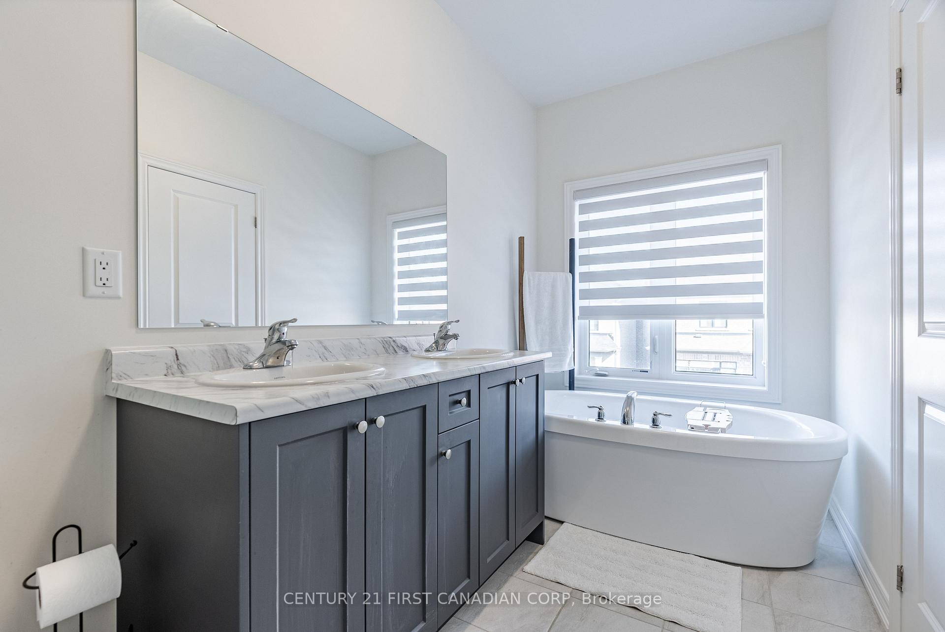 Photo 23 of 22 Ghent Drive, Vaughan, Kleinburg — HOMEH