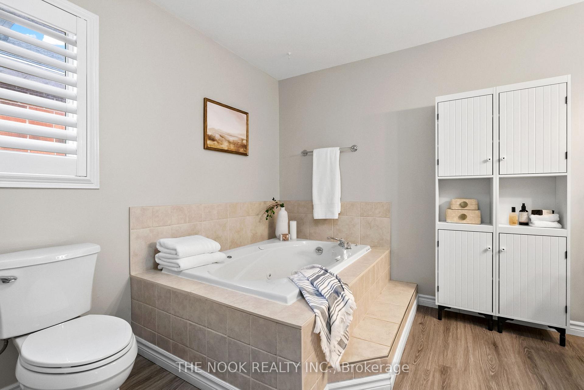 Photo 15 of 2 Ladd Court, Clarington, Bowmanville — HOMEH