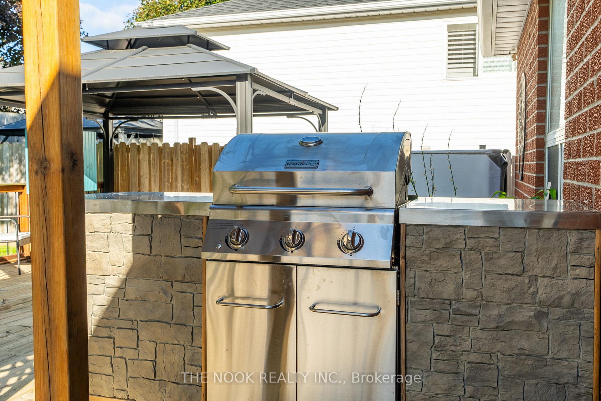 Photo 26 of 2 Ladd Court, Clarington, Bowmanville — HOMEH