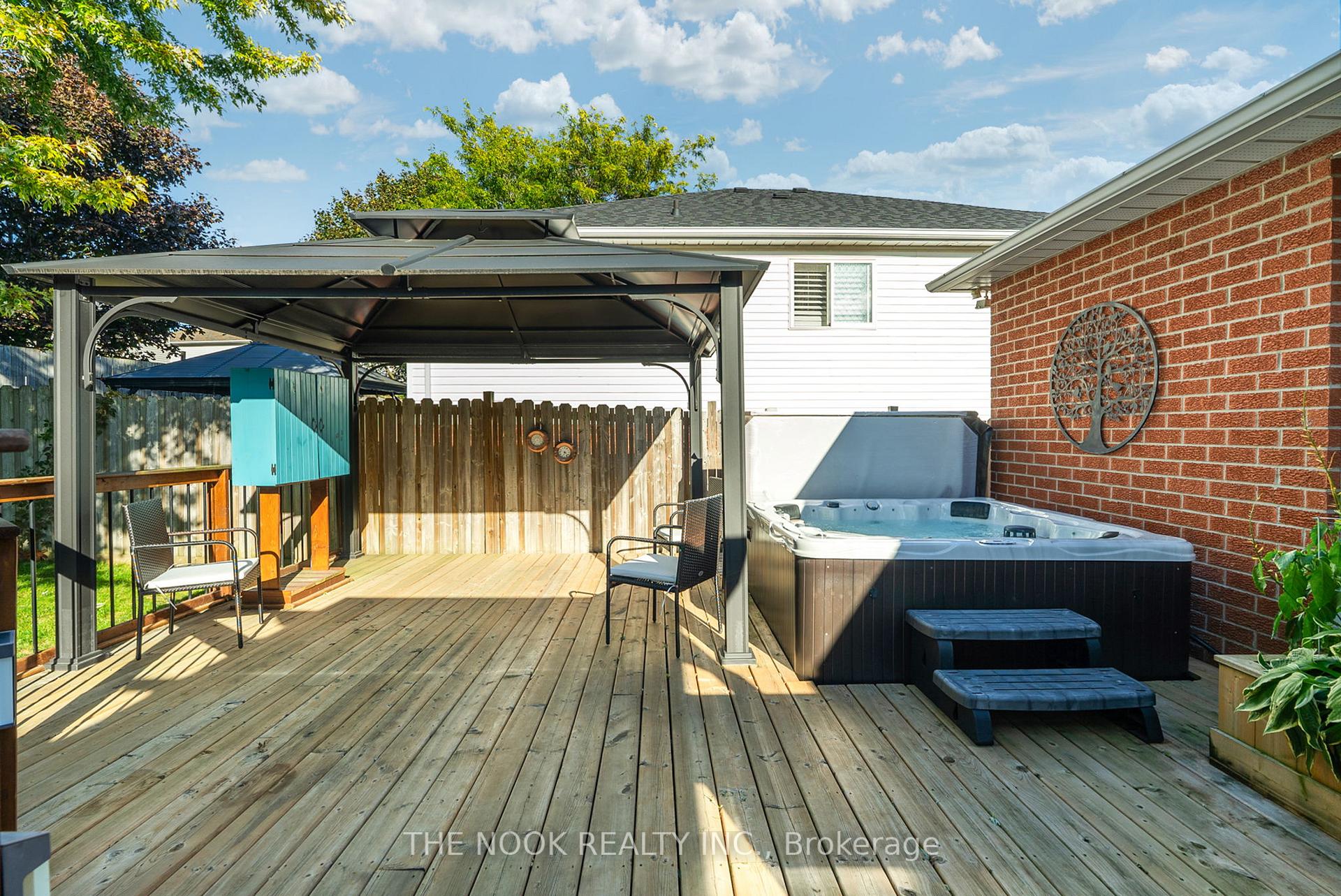 Photo 32 of 2 Ladd Court, Clarington, Bowmanville — HOMEH