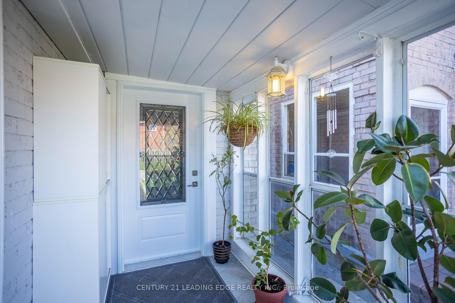 Photo 3 of 4 Sorrell Crescent, Markham, Milliken Mills East — HOMEH