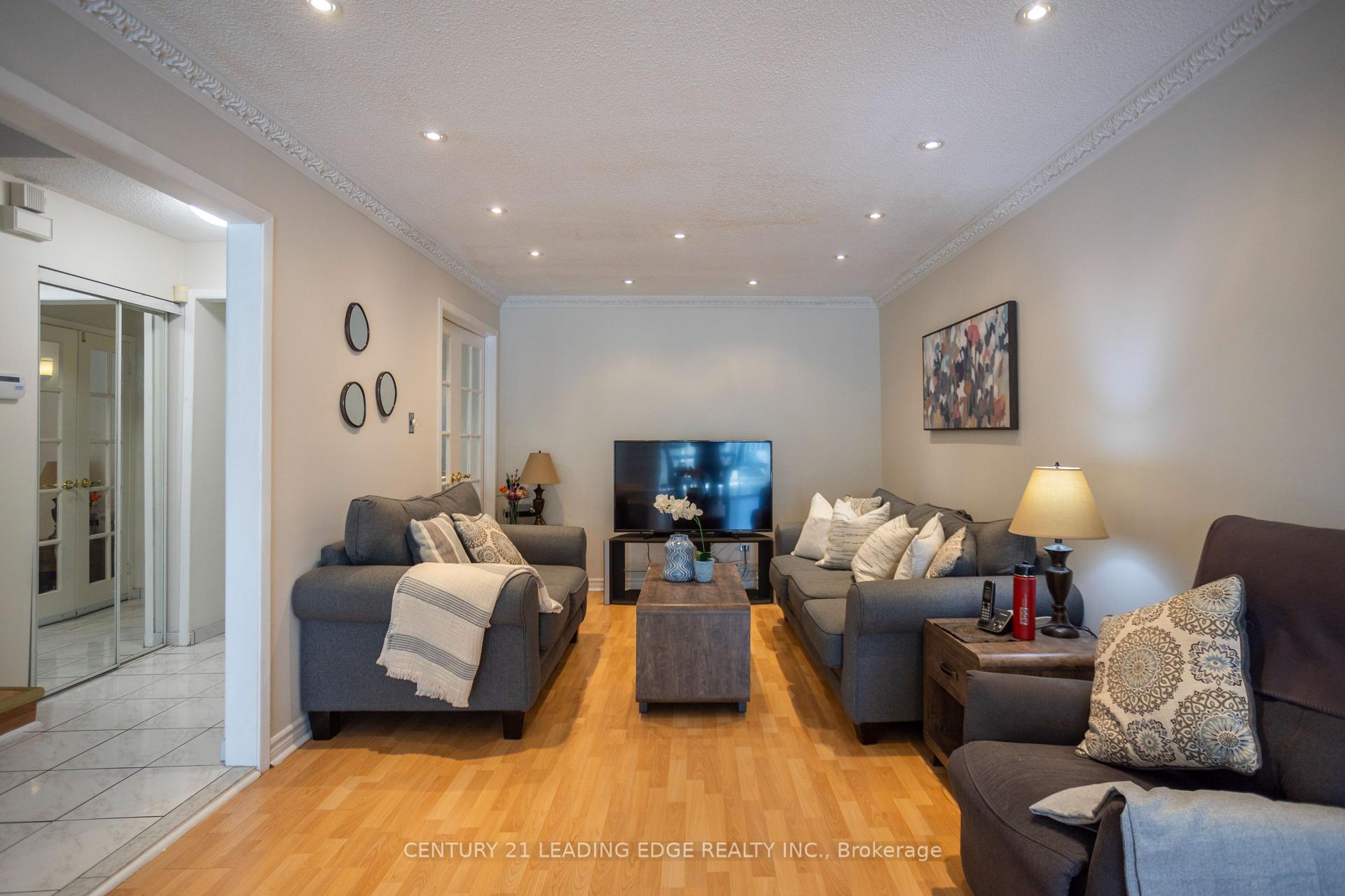 Photo 6 of 4 Sorrell Crescent, Markham, Milliken Mills East — HOMEH