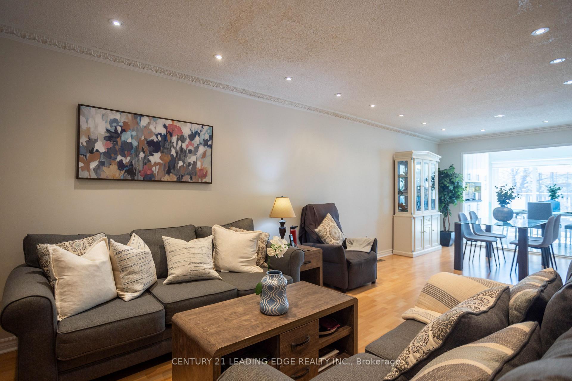 Photo 11 of 4 Sorrell Crescent, Markham, Milliken Mills East — HOMEH