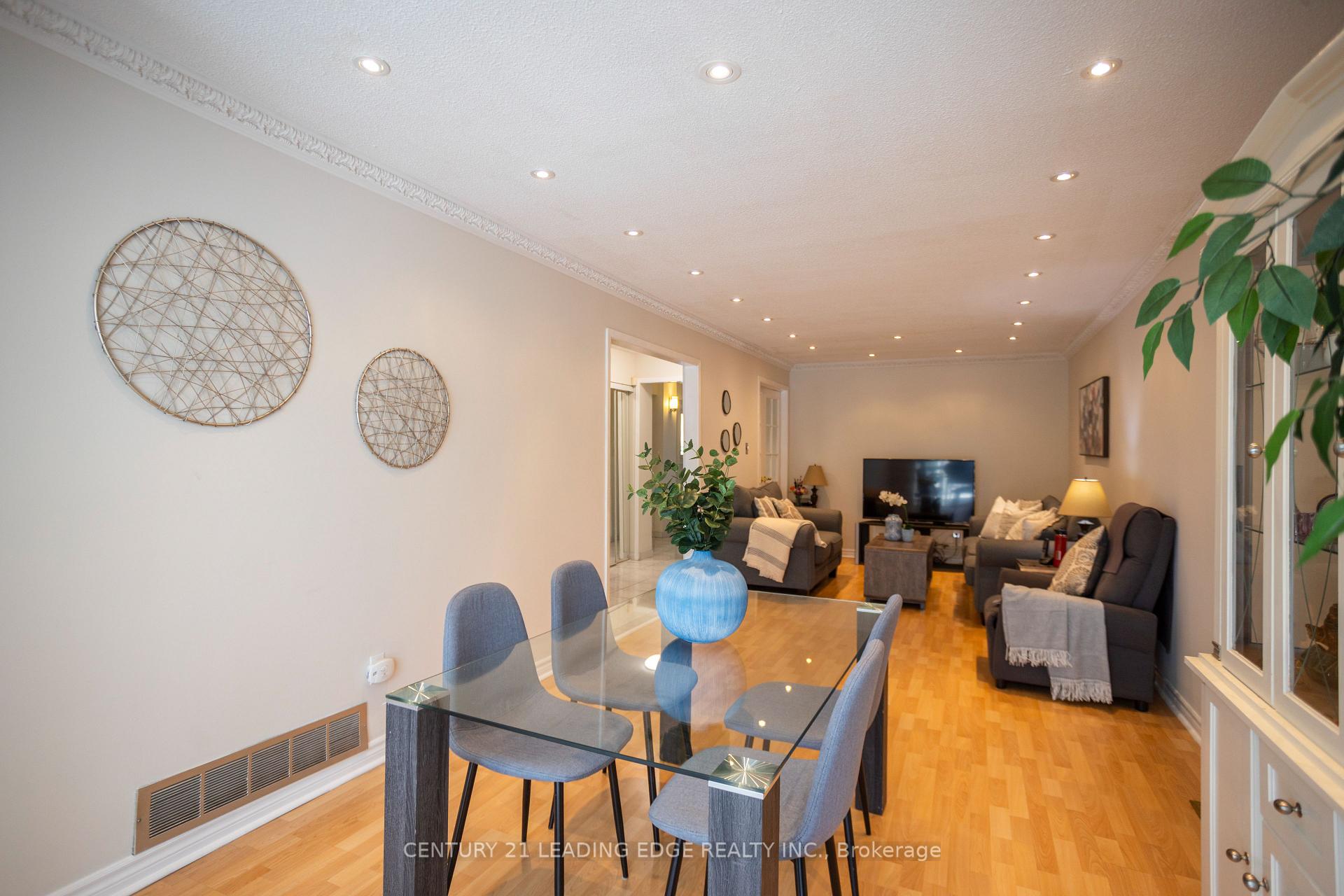 Photo 10 of 4 Sorrell Crescent, Markham, Milliken Mills East — HOMEH
