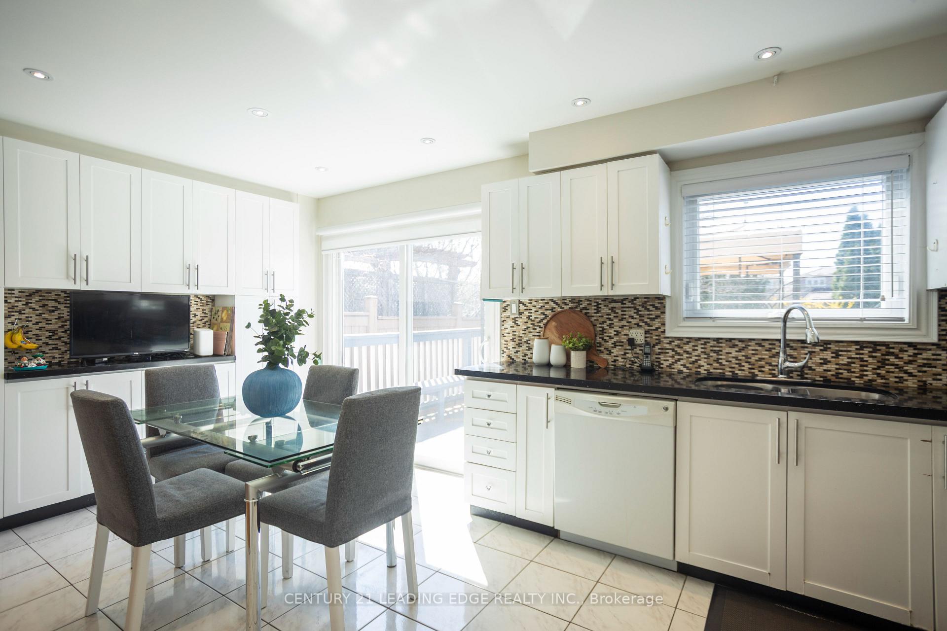 Photo 7 of 4 Sorrell Crescent, Markham, Milliken Mills East — HOMEH