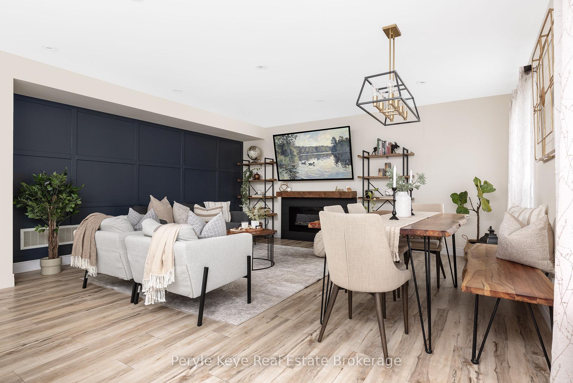 Photo 3 of 240 Wild Rose Drive, Gravenhurst, Muskoka (S) — HOMEH