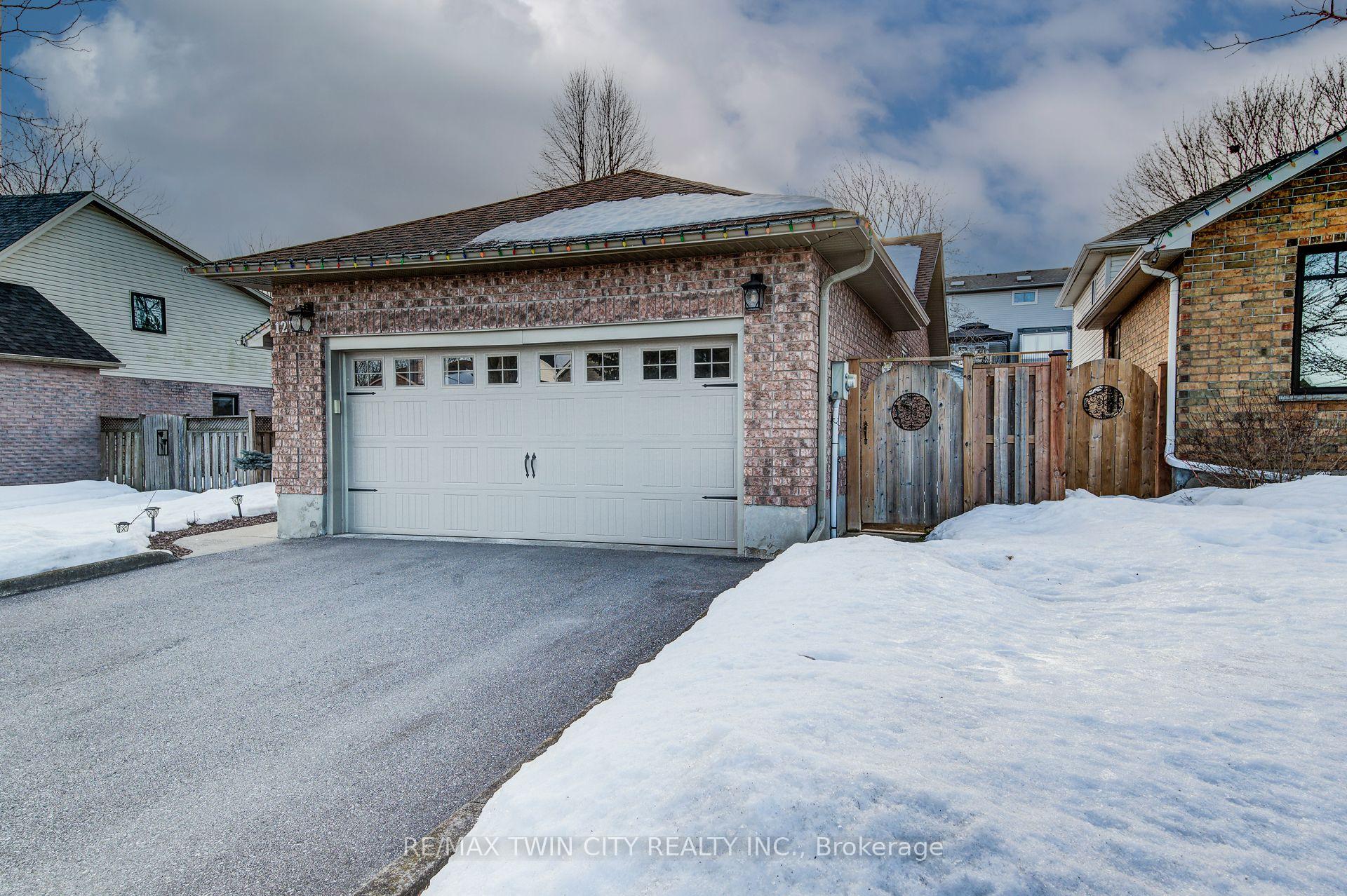 Photo 5 of 127 Fairlake Drive, Cambridge — HOMEH