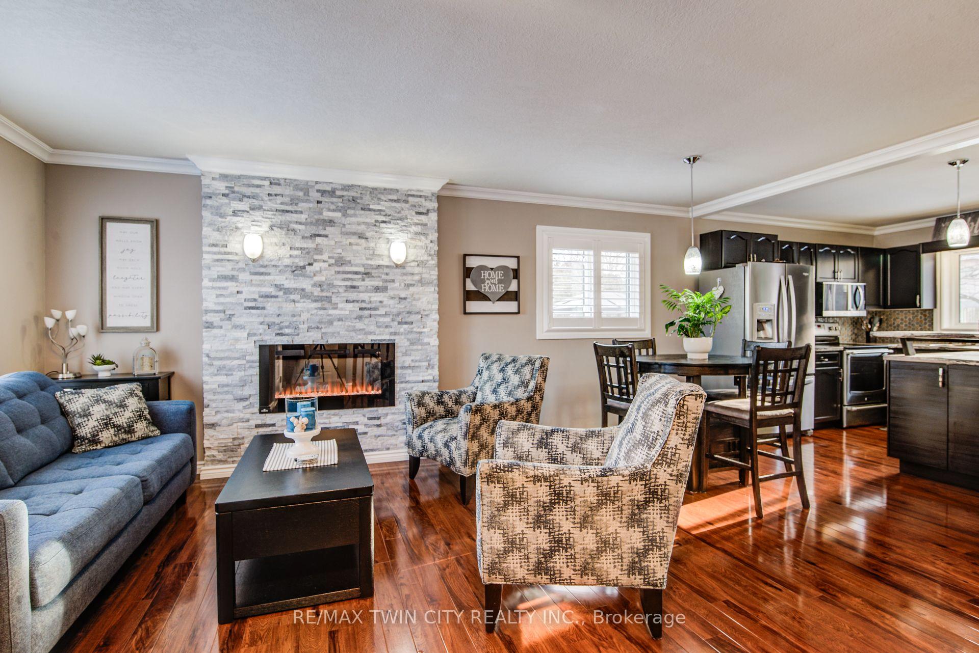 Photo 7 of 127 Fairlake Drive, Cambridge — HOMEH