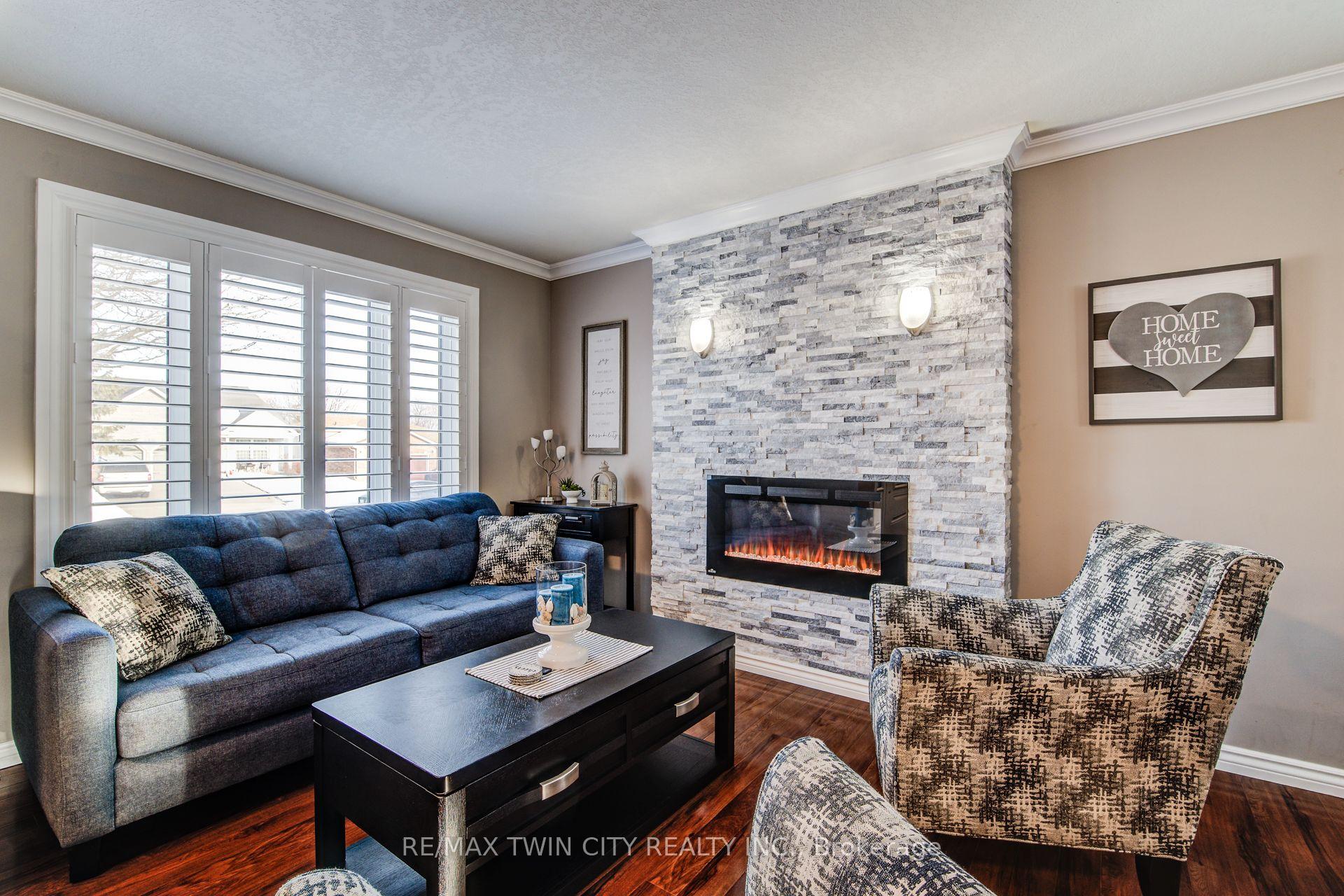 Photo 6 of 127 Fairlake Drive, Cambridge — HOMEH