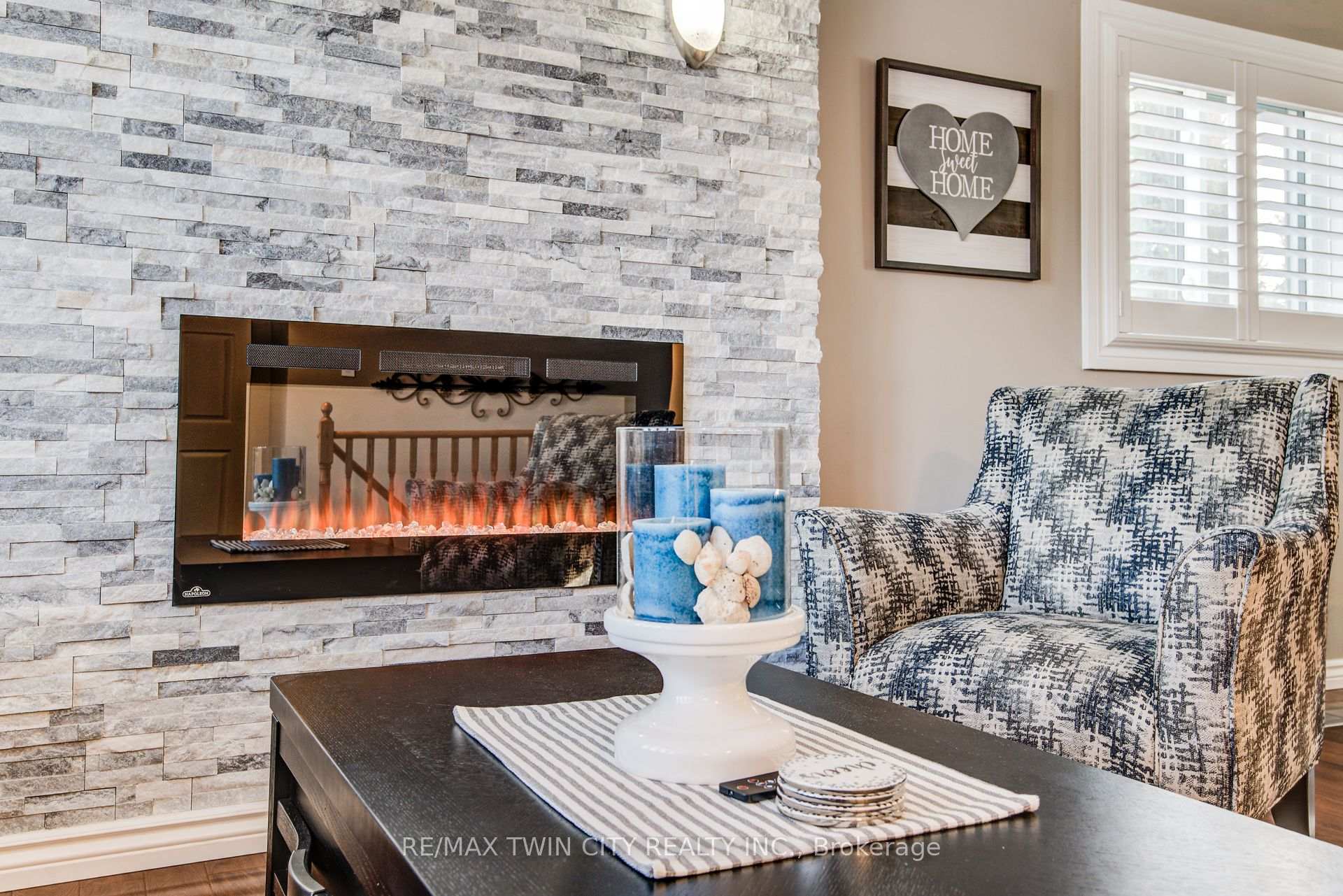 Photo 13 of 127 Fairlake Drive, Cambridge — HOMEH