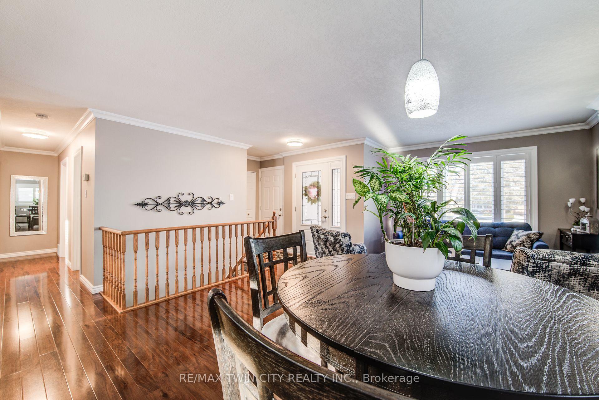 Photo 19 of 127 Fairlake Drive, Cambridge — HOMEH
